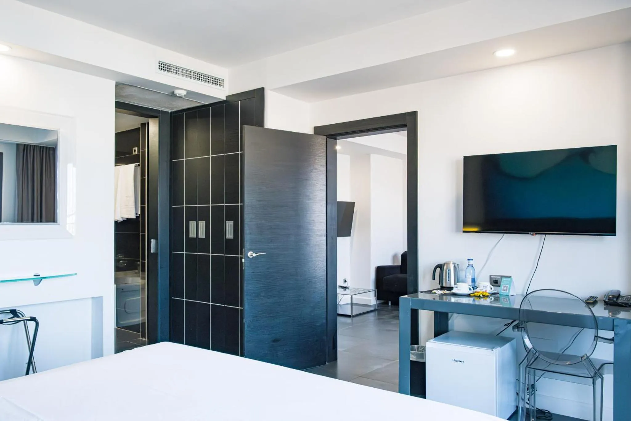 Photo of the whole room, Bed in Bakour La Manga Splash