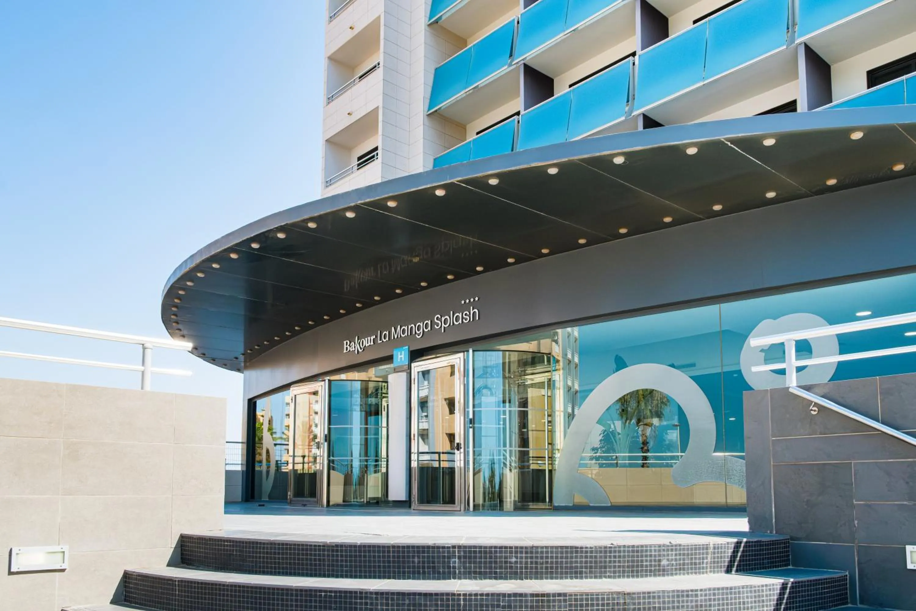 Facade/entrance in Bakour La Manga Splash