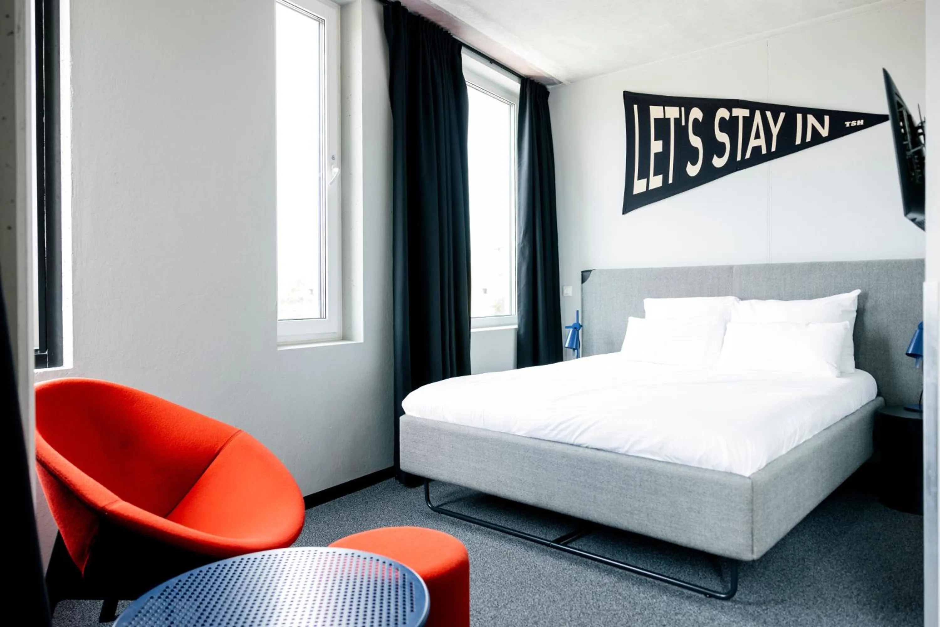 Photo of the whole room, Bed in The Social Hub Delft