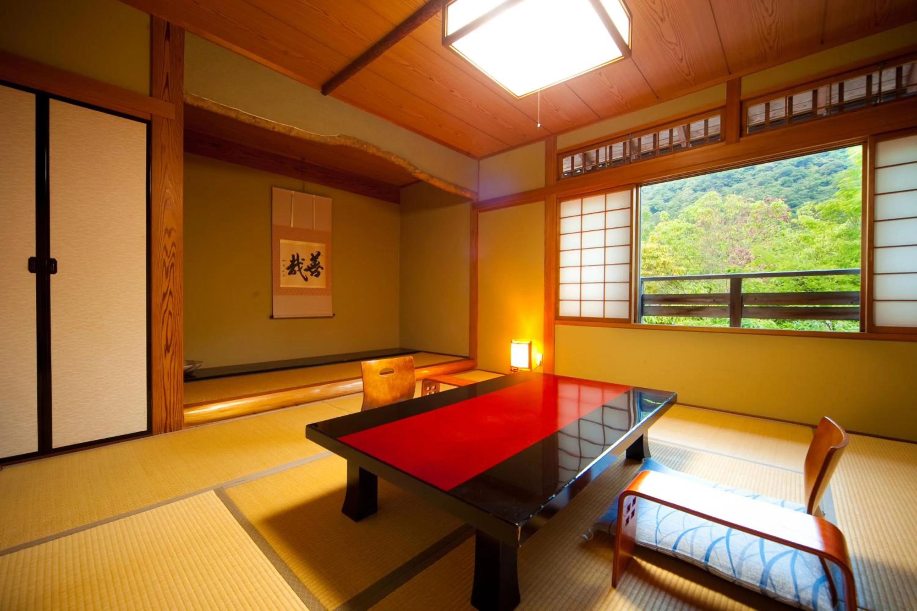 Photo of the whole room in Ryotei Tanokura