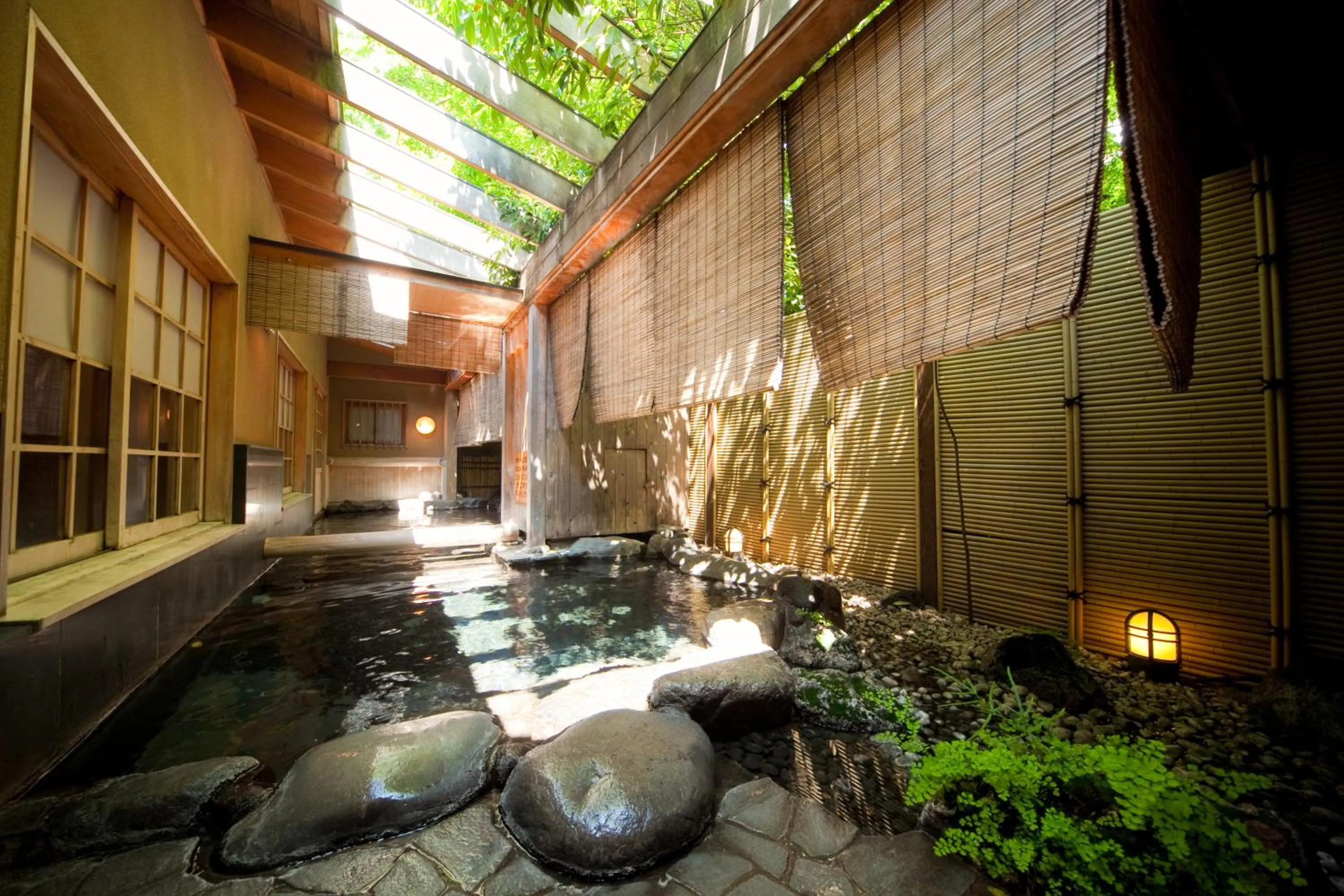 Hot Spring Bath in Ryotei Tanokura