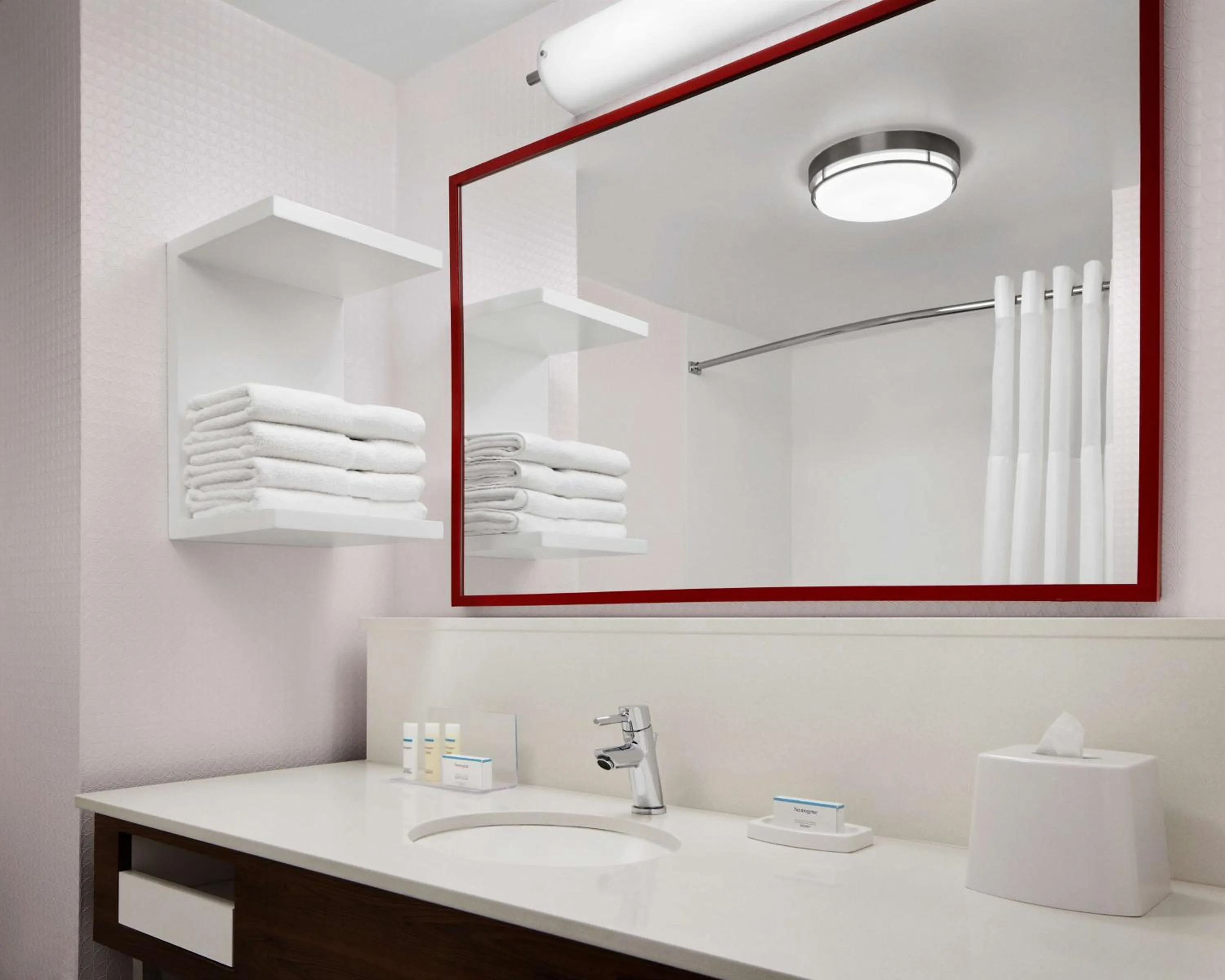 Bathroom in Hampton Inn & Suites Charlotte Steele Creek Road, NC