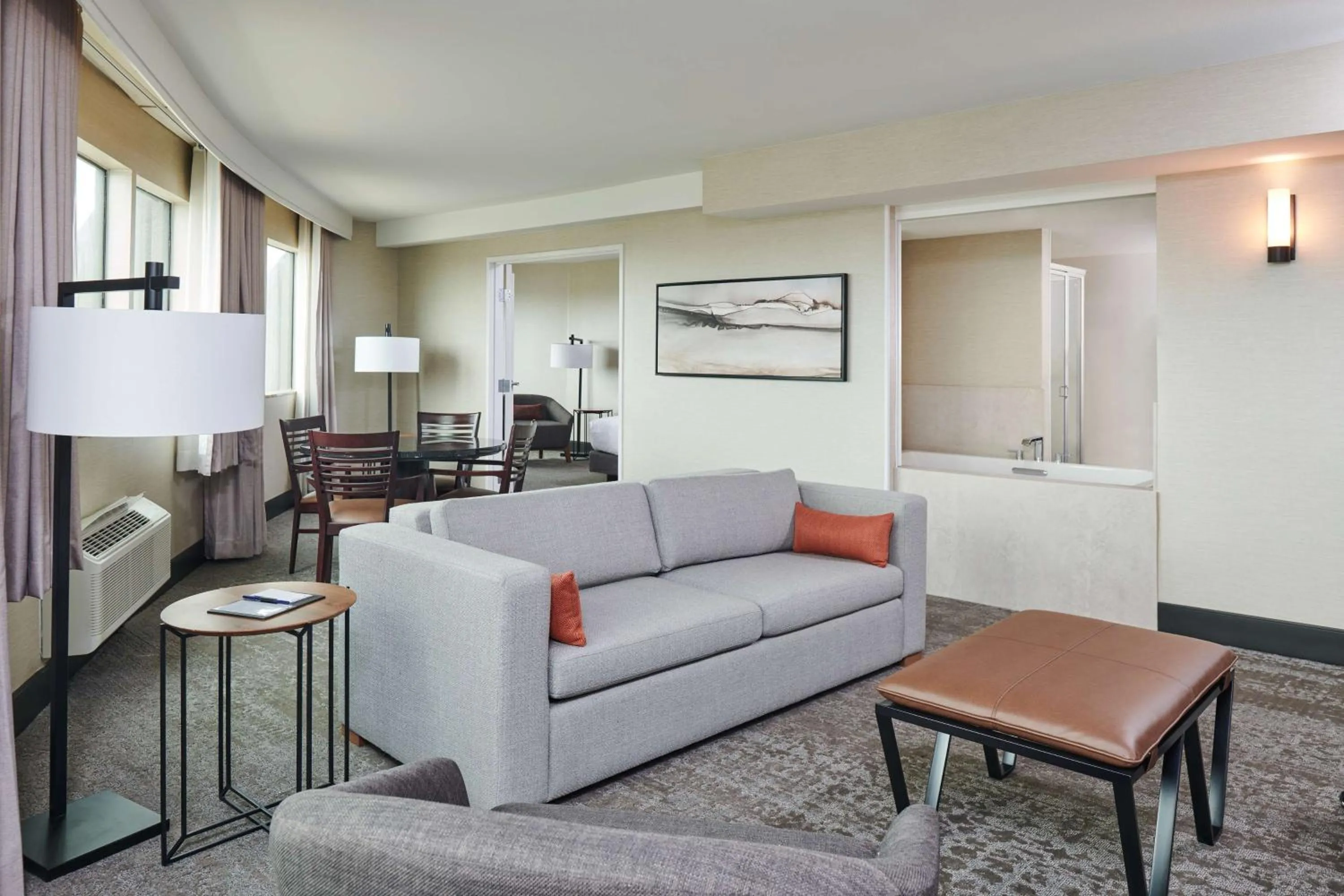 Living room in Doubletree By Hilton Fullerton