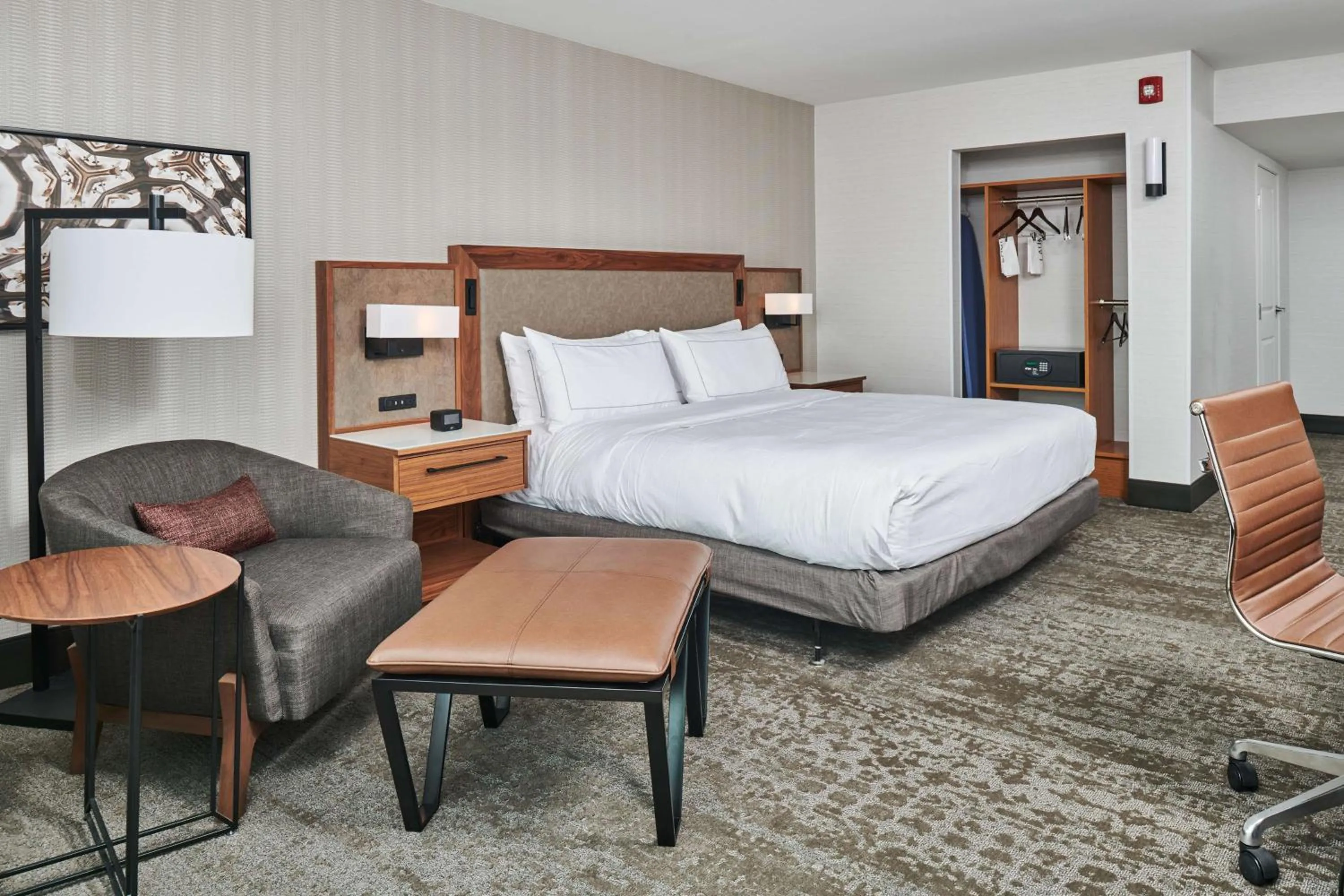 Bed in Doubletree By Hilton Fullerton