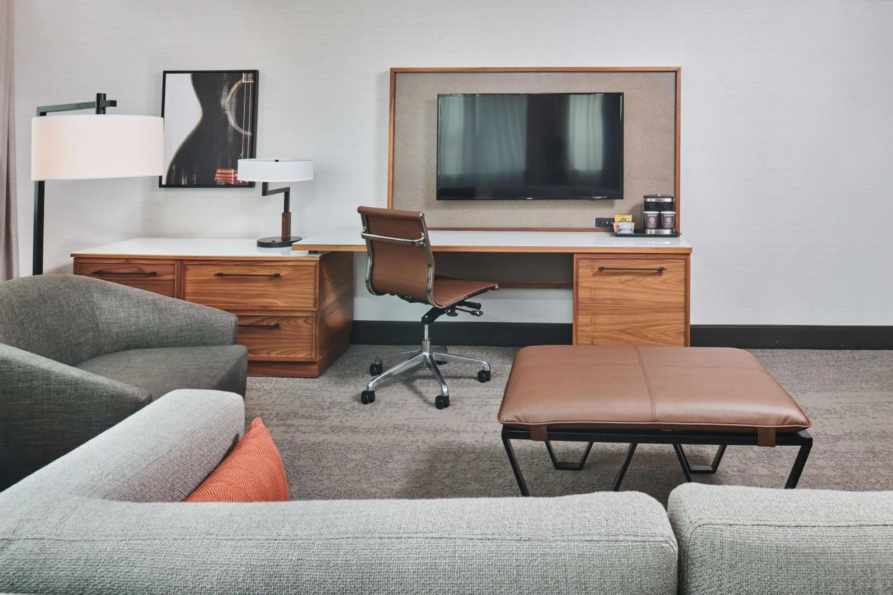 Living room in Doubletree By Hilton Fullerton