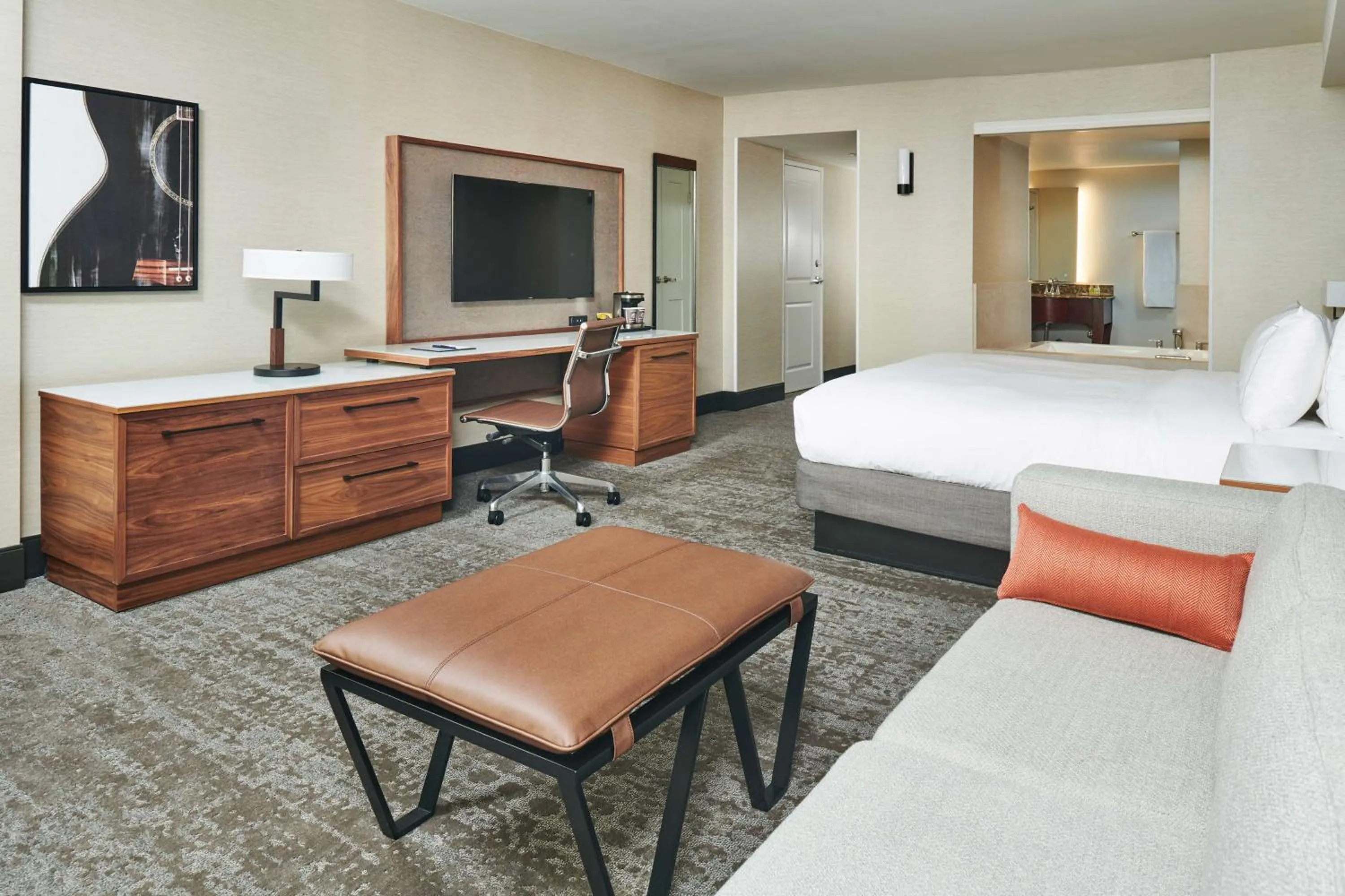 Bedroom, Bed in Doubletree By Hilton Fullerton