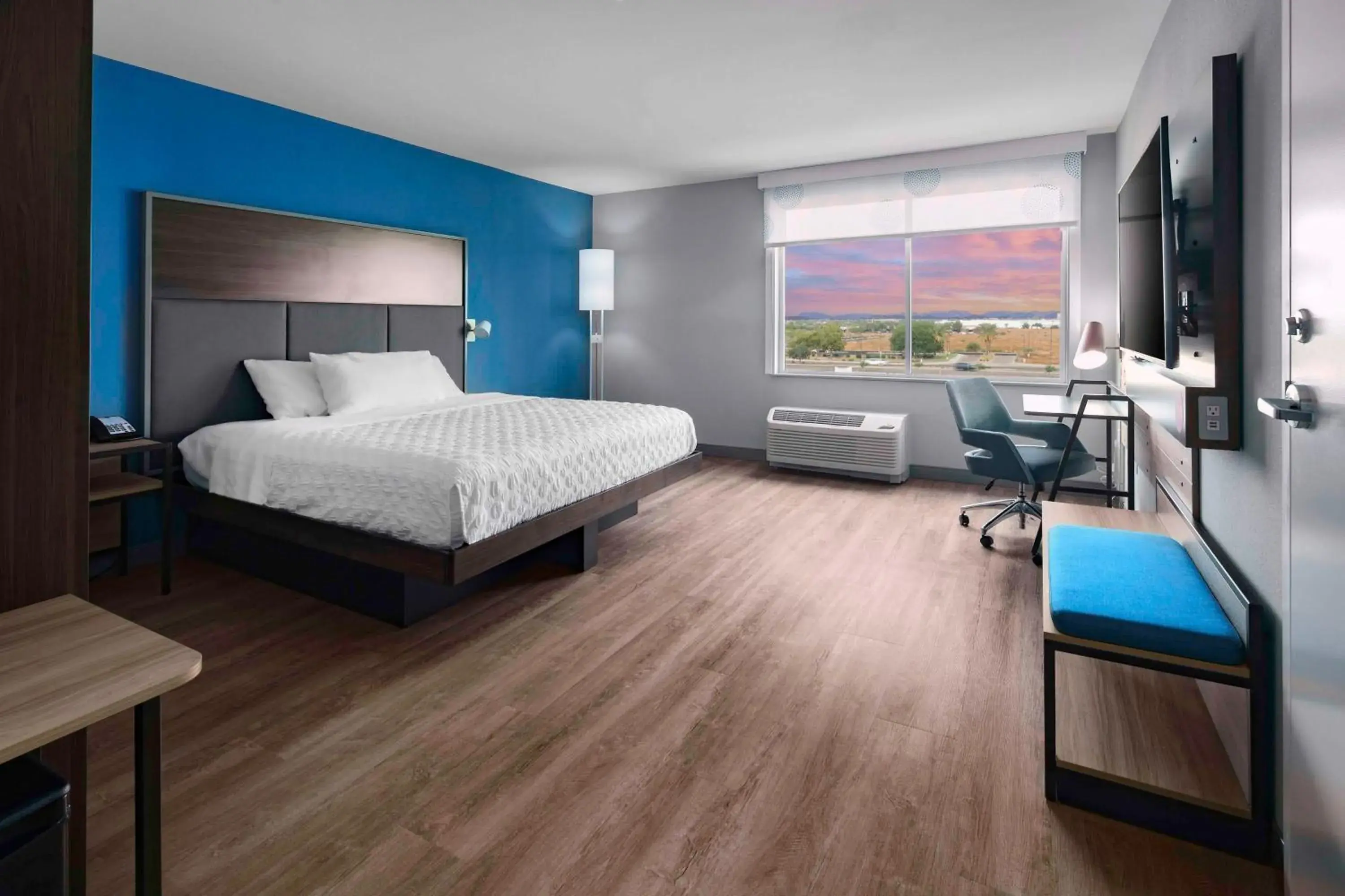 King Room with Bath Tub - Mobility Access in Tru By Hilton Goodyear Phoenix West, Az King Room with Bath Tub - Mobility Access in Tru By Hilton Goodyear Phoenix West, Az