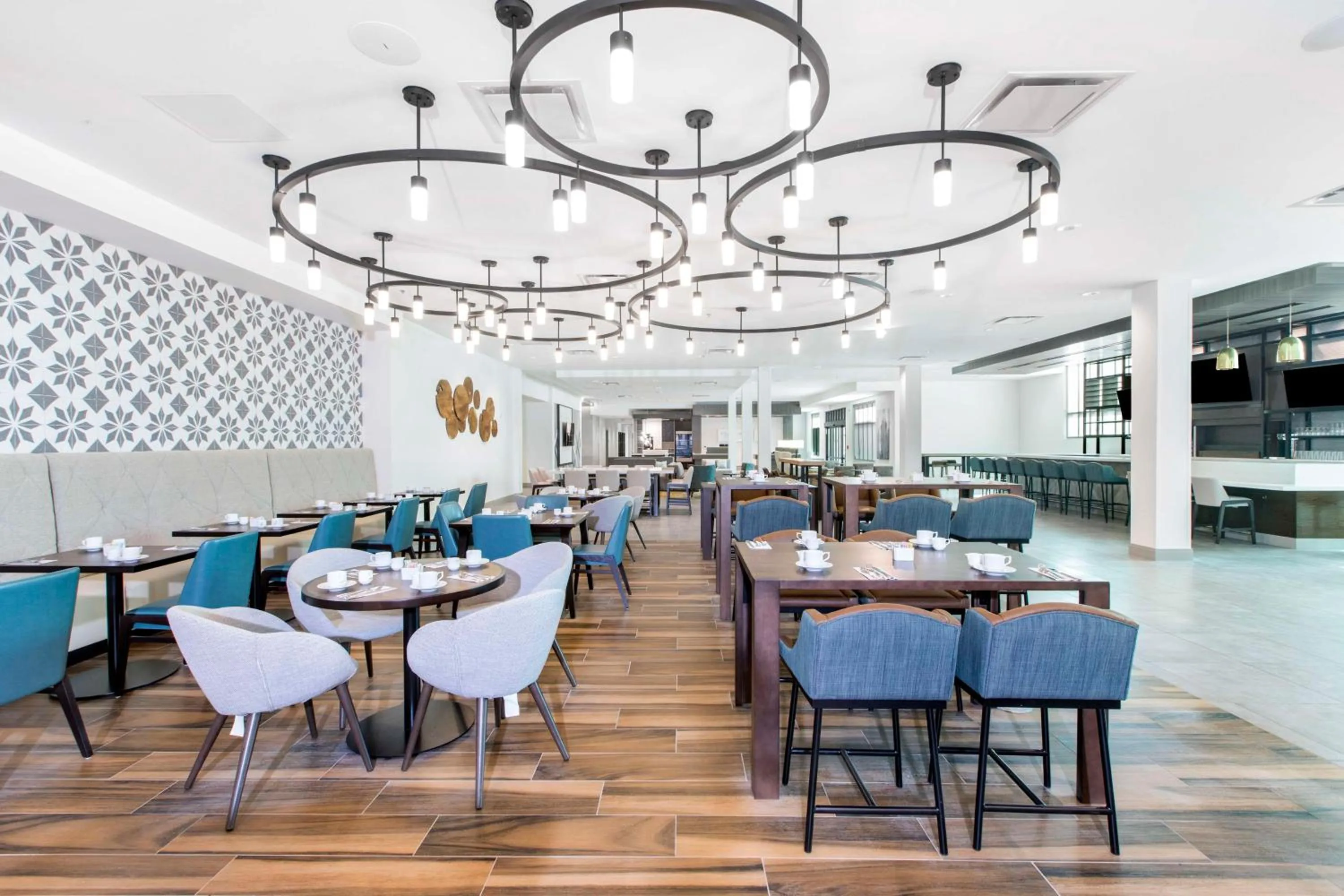 Restaurant/places to eat in Hilton Garden Inn Harlingen Convention Center, Tx