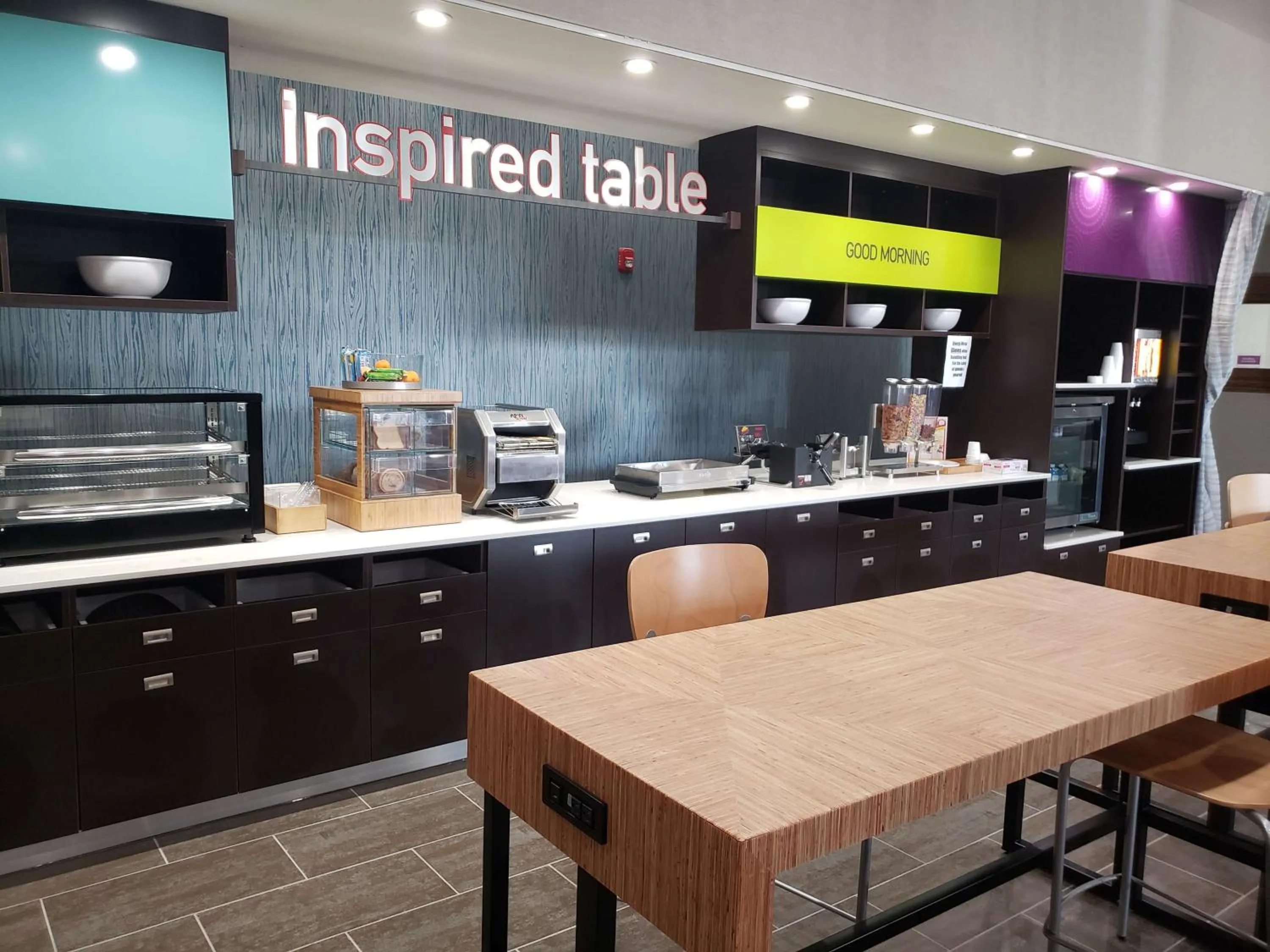 Breakfast in Home2 Suites By Hilton Edinburg