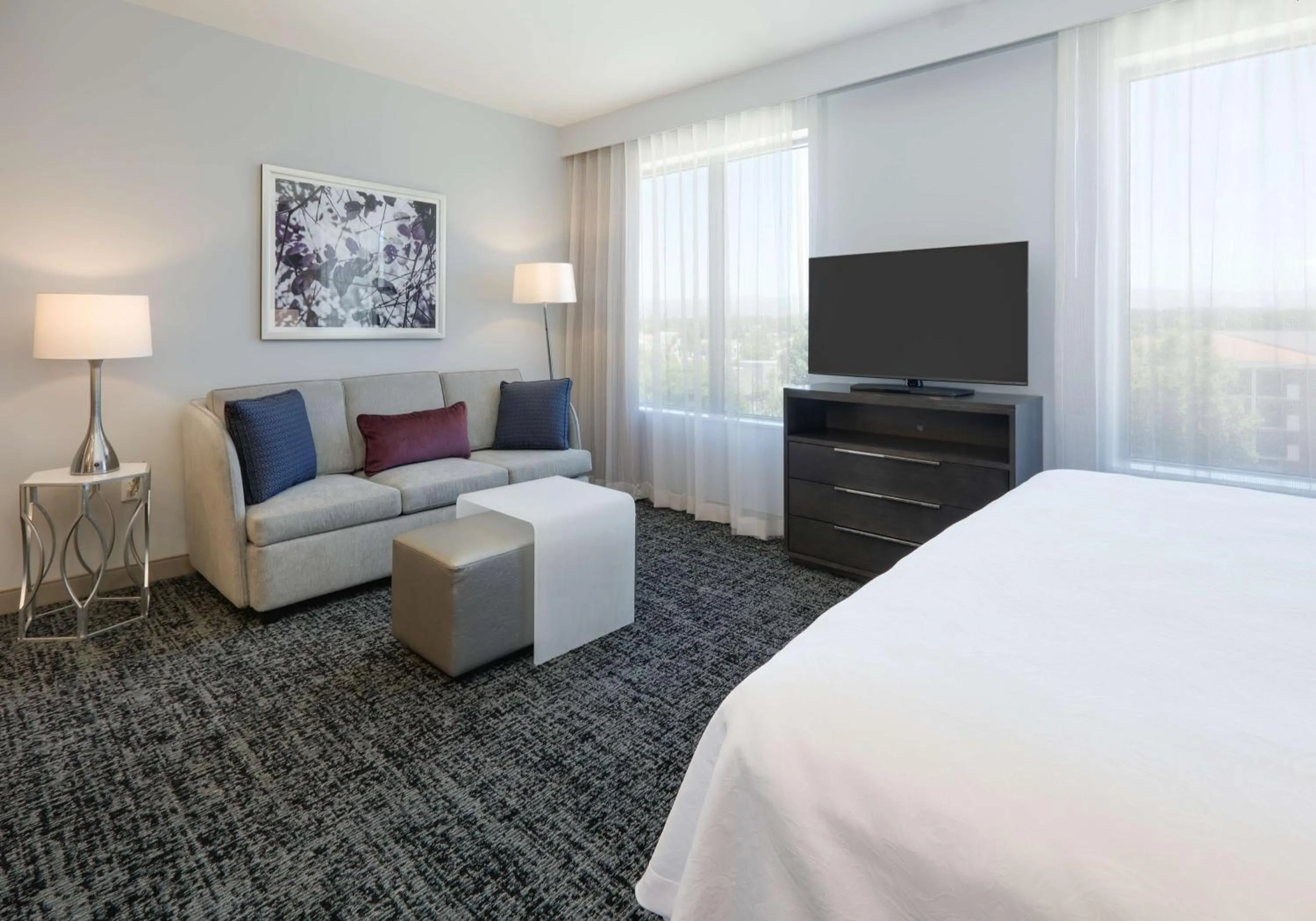 Living room, Bed in Homewood Suites By Hilton Irvine Spectrum Lake Forest