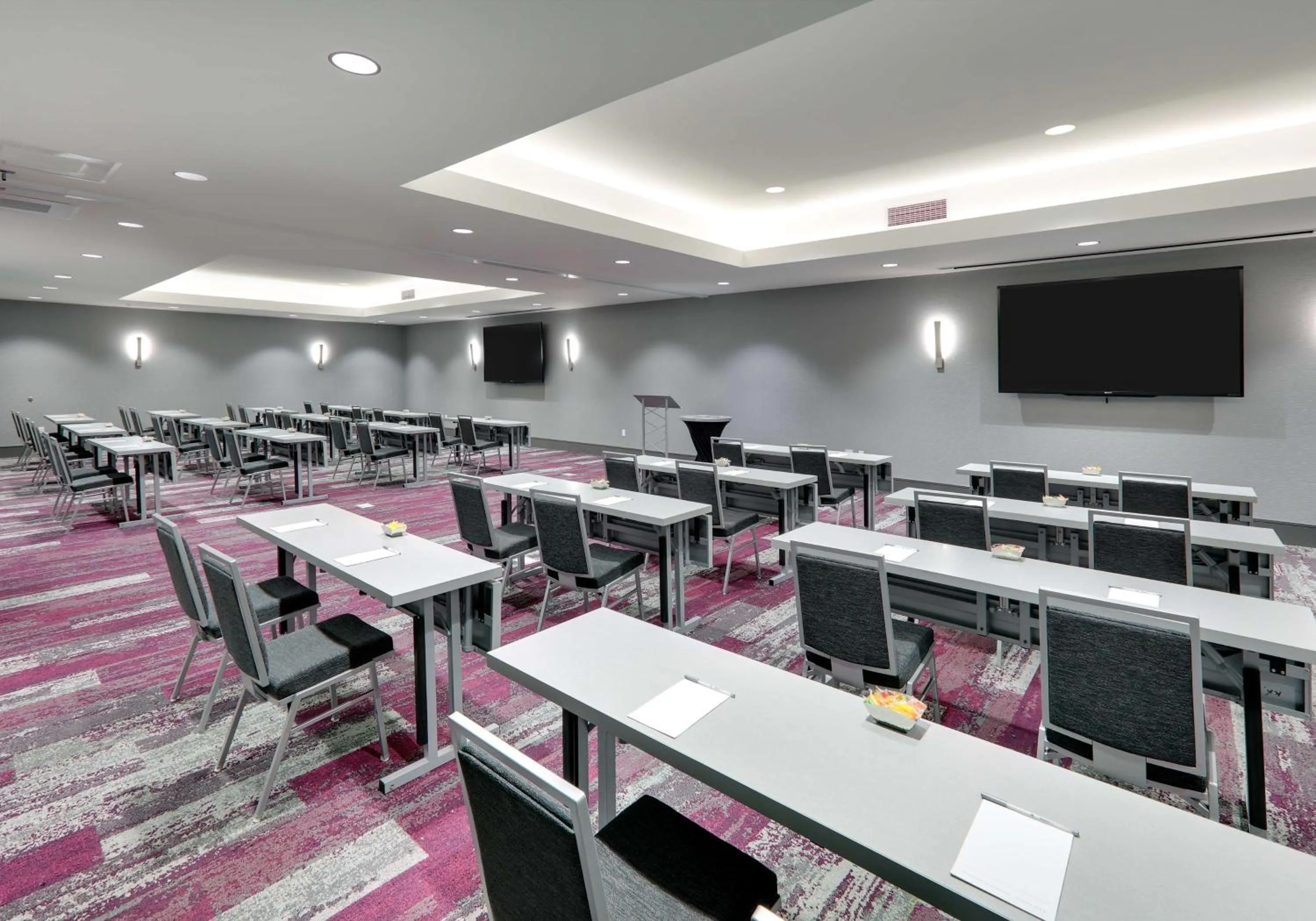 Meeting/conference room in Hampton Inn by Hilton Irvine Spectrum Lake Forest