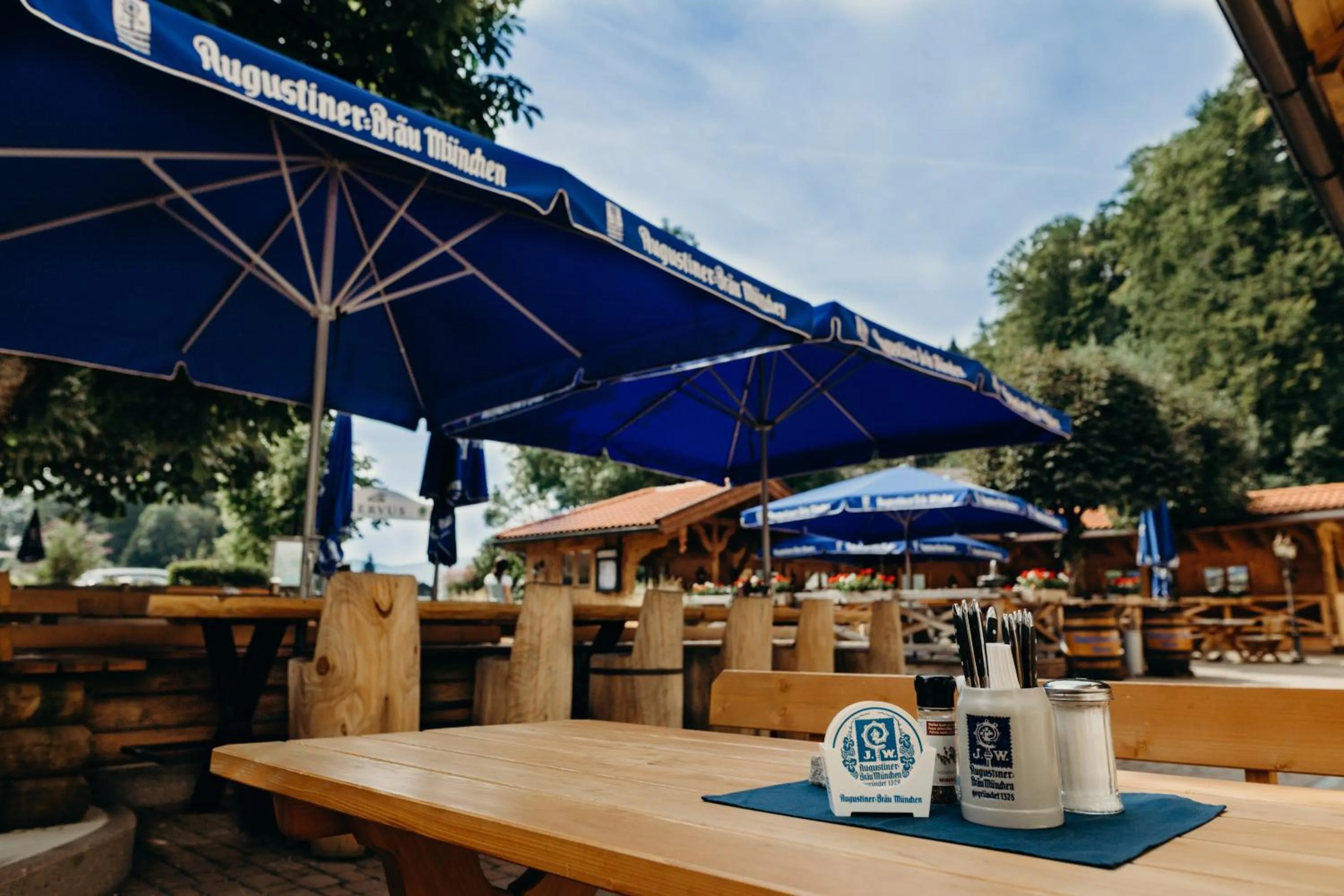 Restaurant/places to eat in Tegernseer Hof