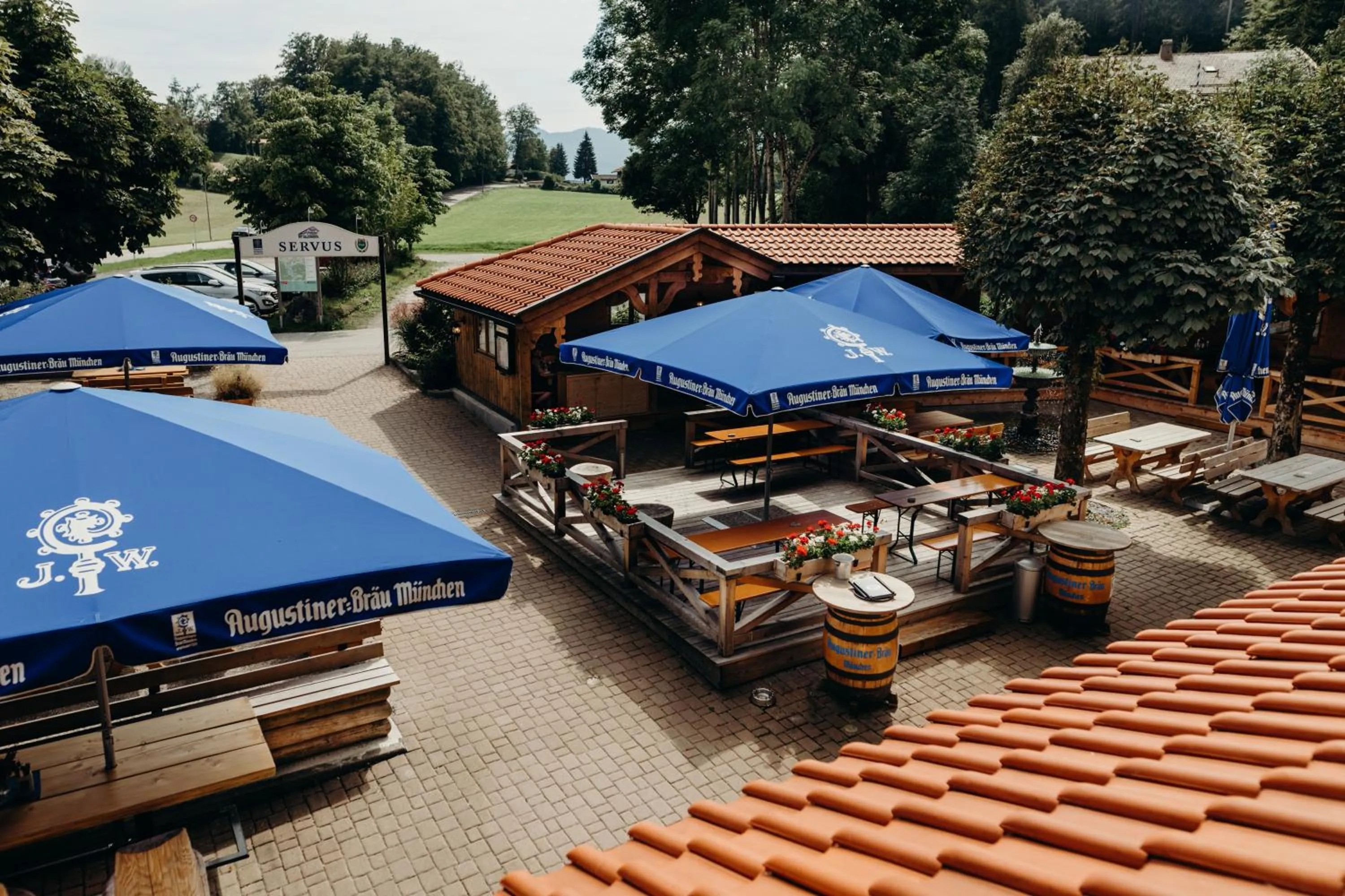 Restaurant/places to eat in Tegernseer Hof