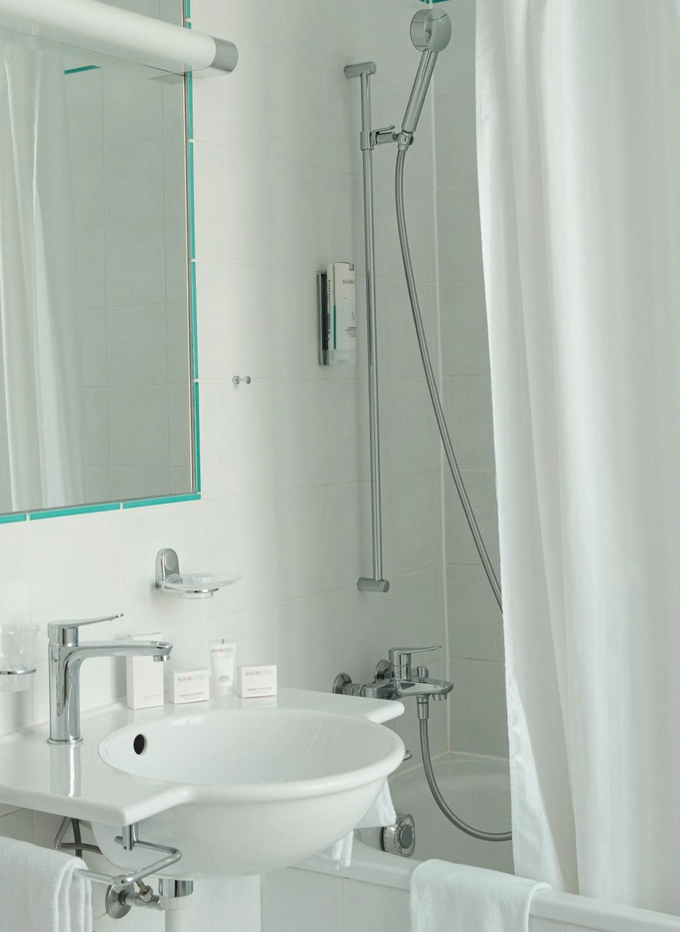 Shower in Grand Hotel et Centre Thermal d'Yverdon-les-Bains