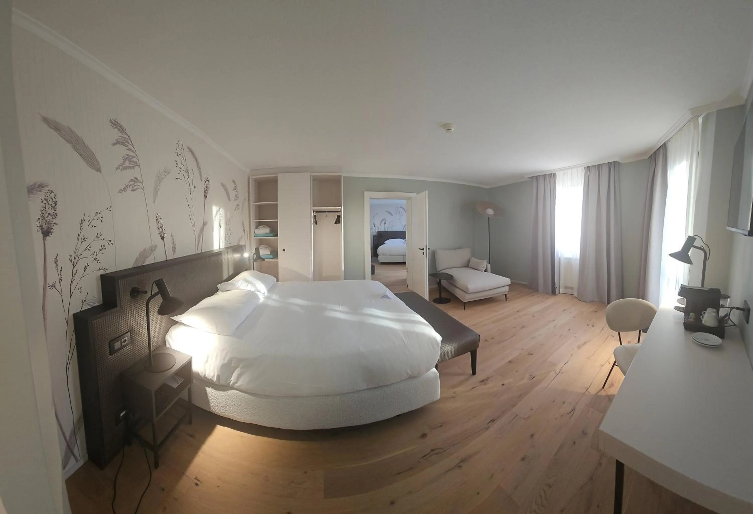 View (from property/room), Bed in Grand Hotel et Centre Thermal d'Yverdon-les-Bains