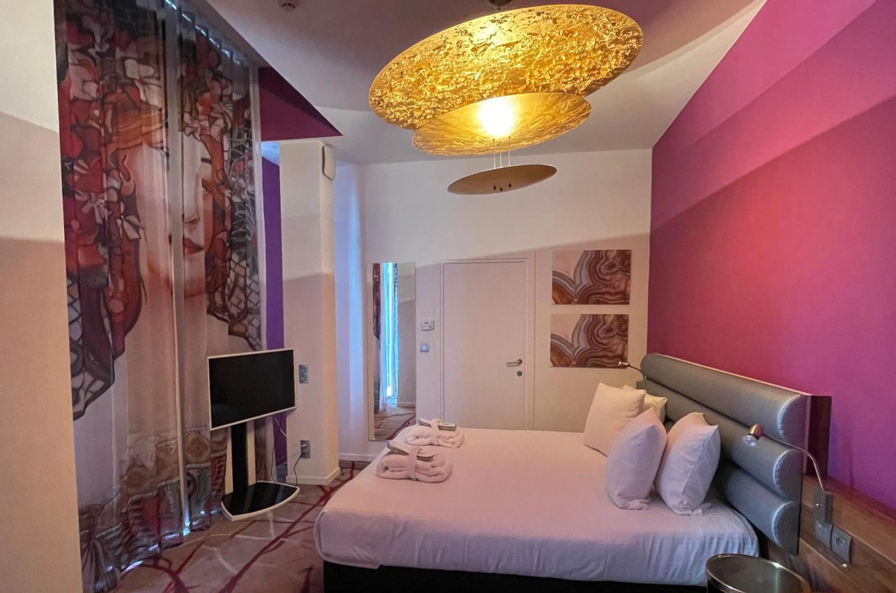 Photo of the whole room, Bed in Martin's Dream Hotel