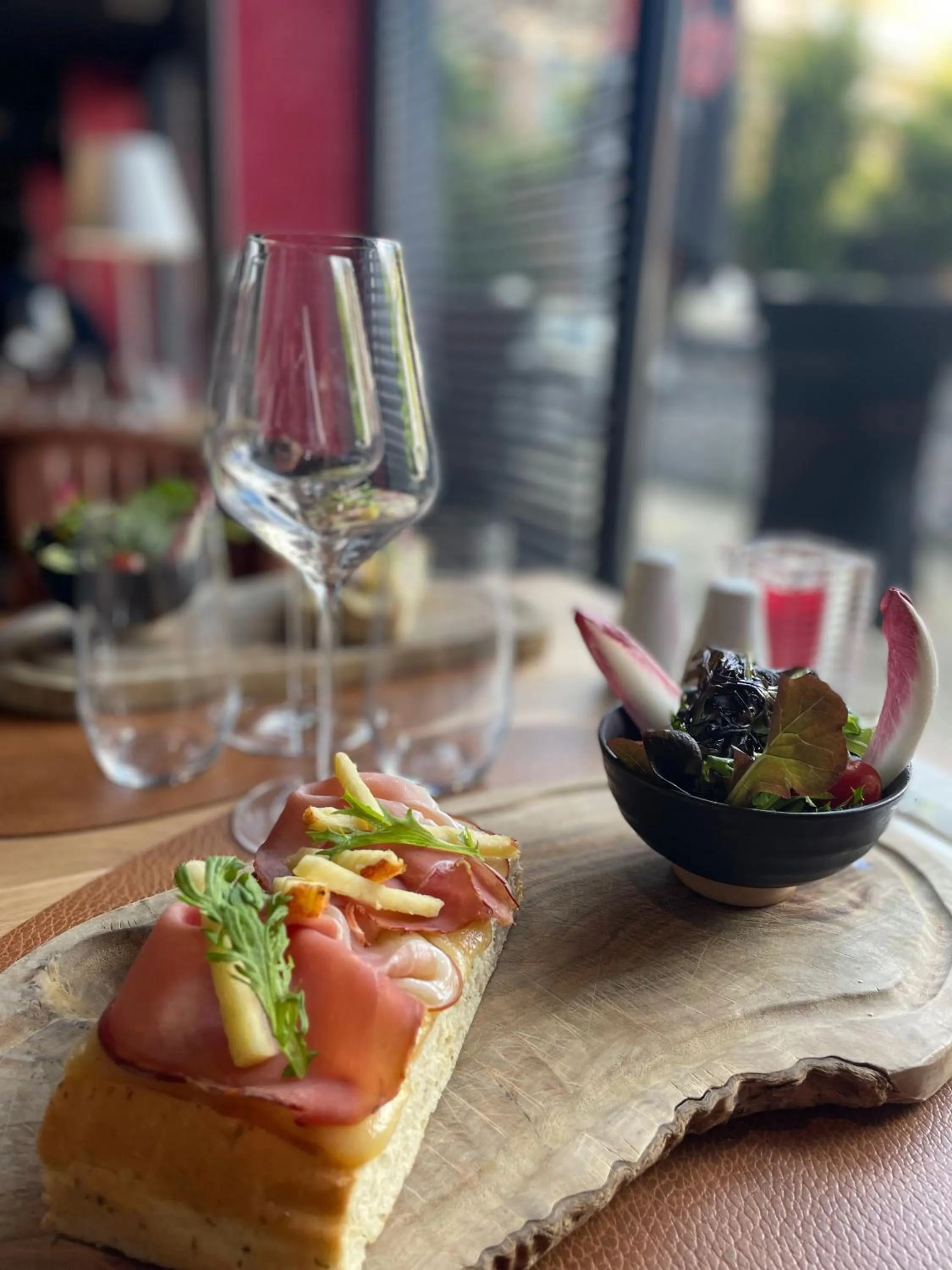 Restaurant/places to eat in Martin's Dream Hotel