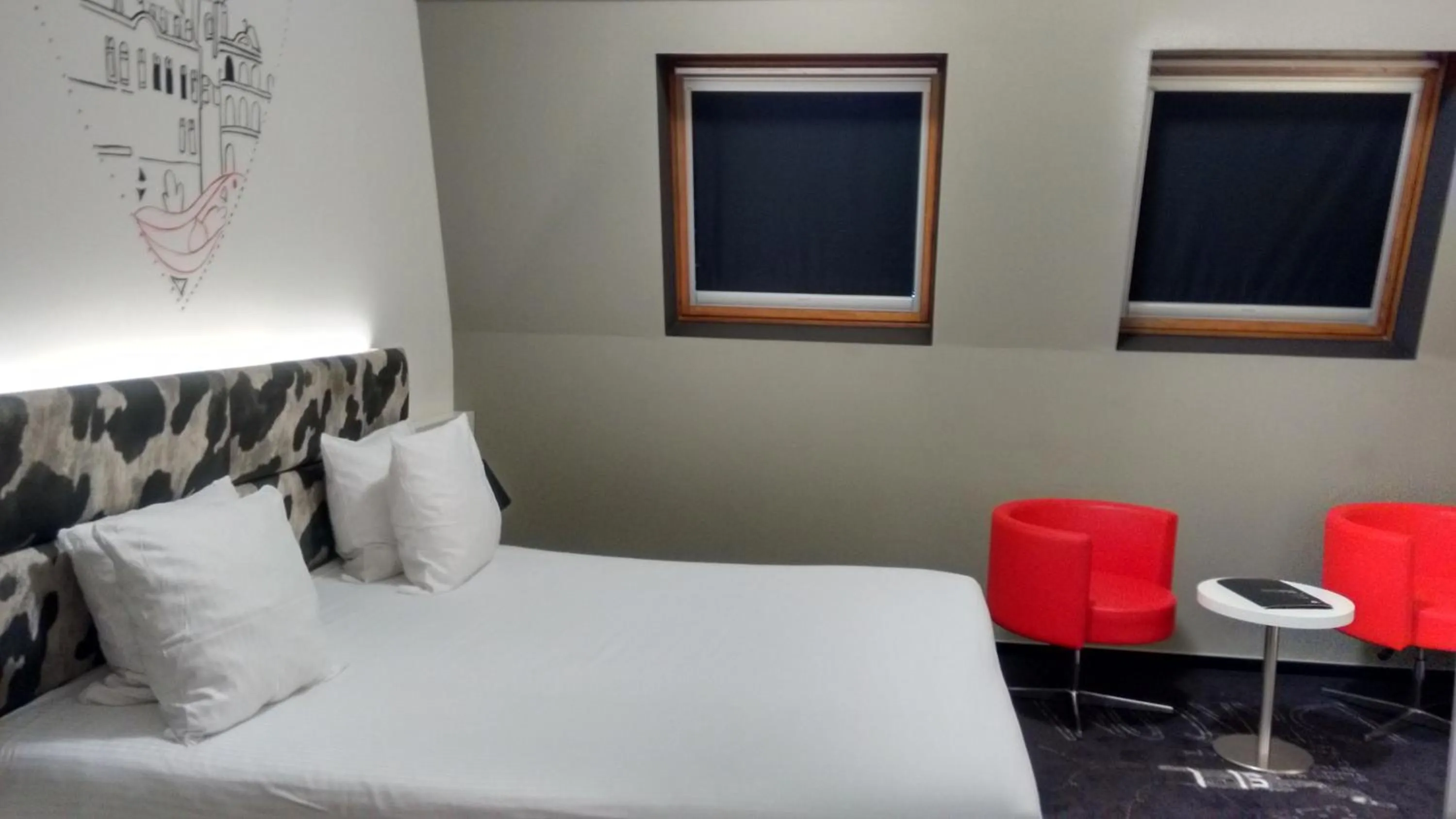 Night, Bed in Martin's Dream Hotel