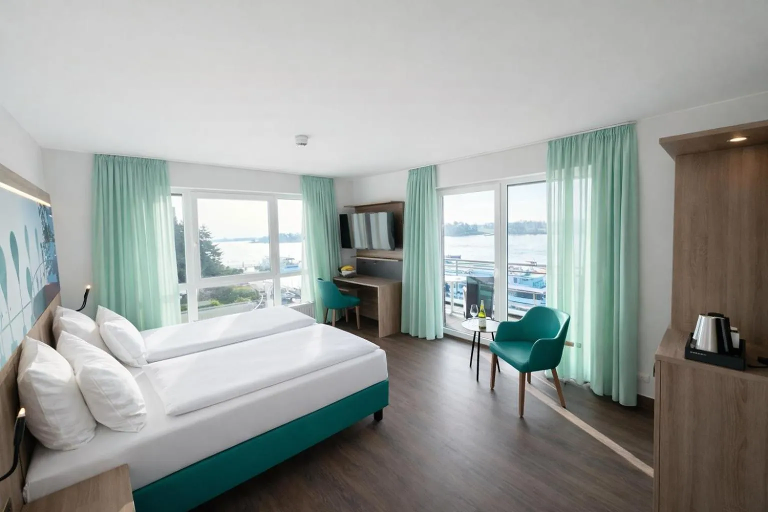 Photo of the whole room, Bed in Hotel Rheinpark Rees