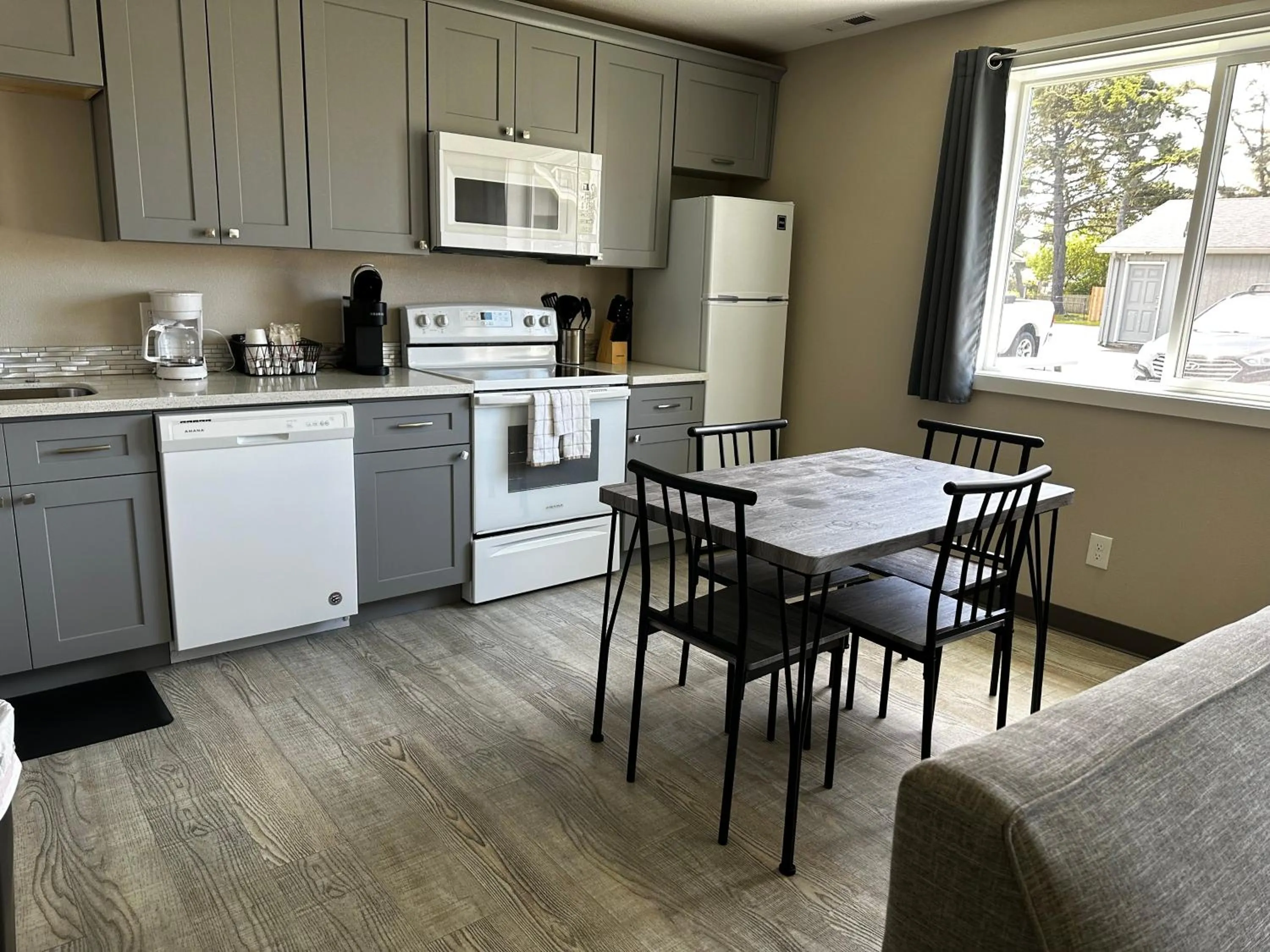 Kitchen or kitchenette in Coastal Inn and Suites