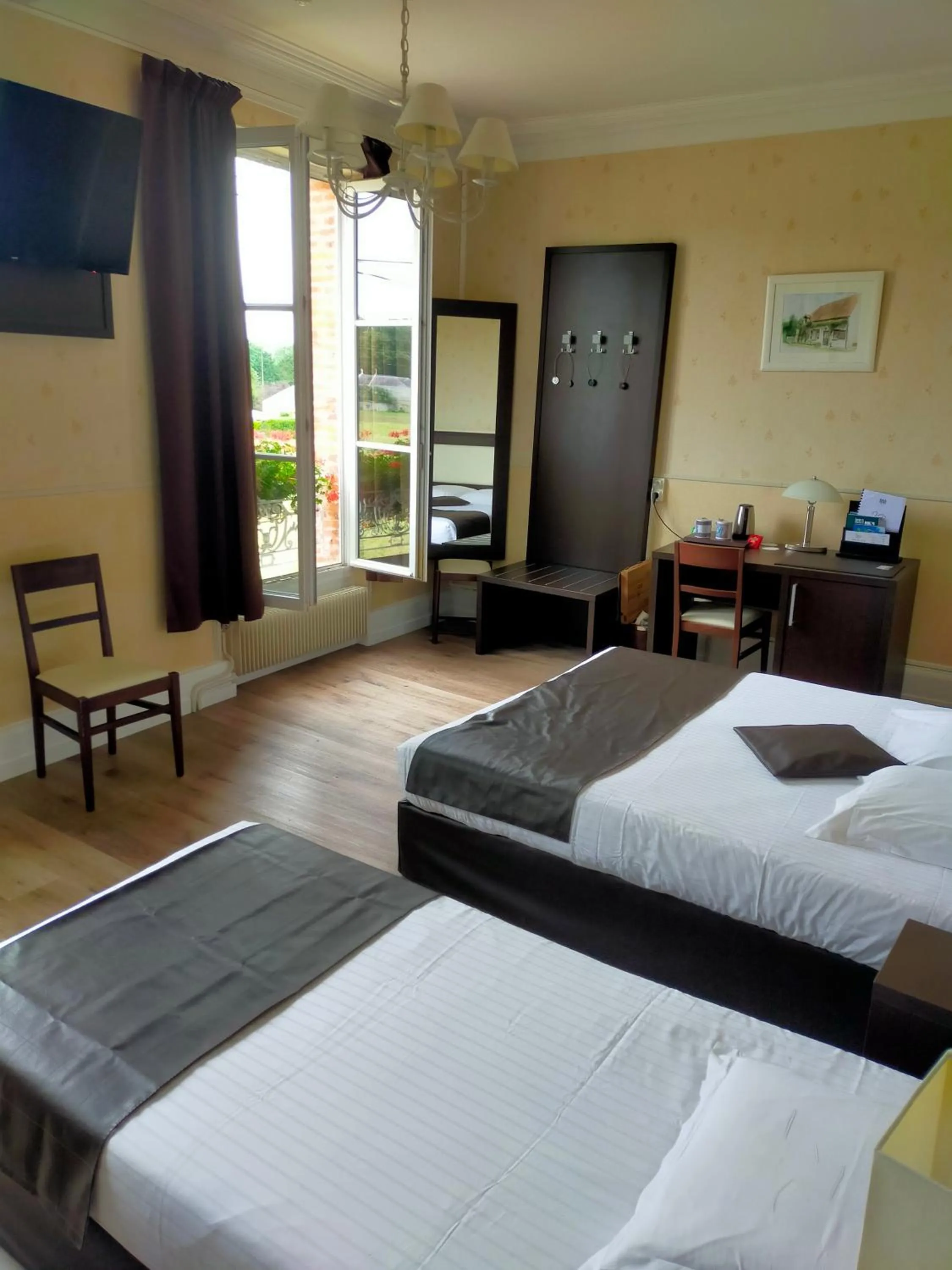 Logis Hotels Restaurants- Villa des Bordes