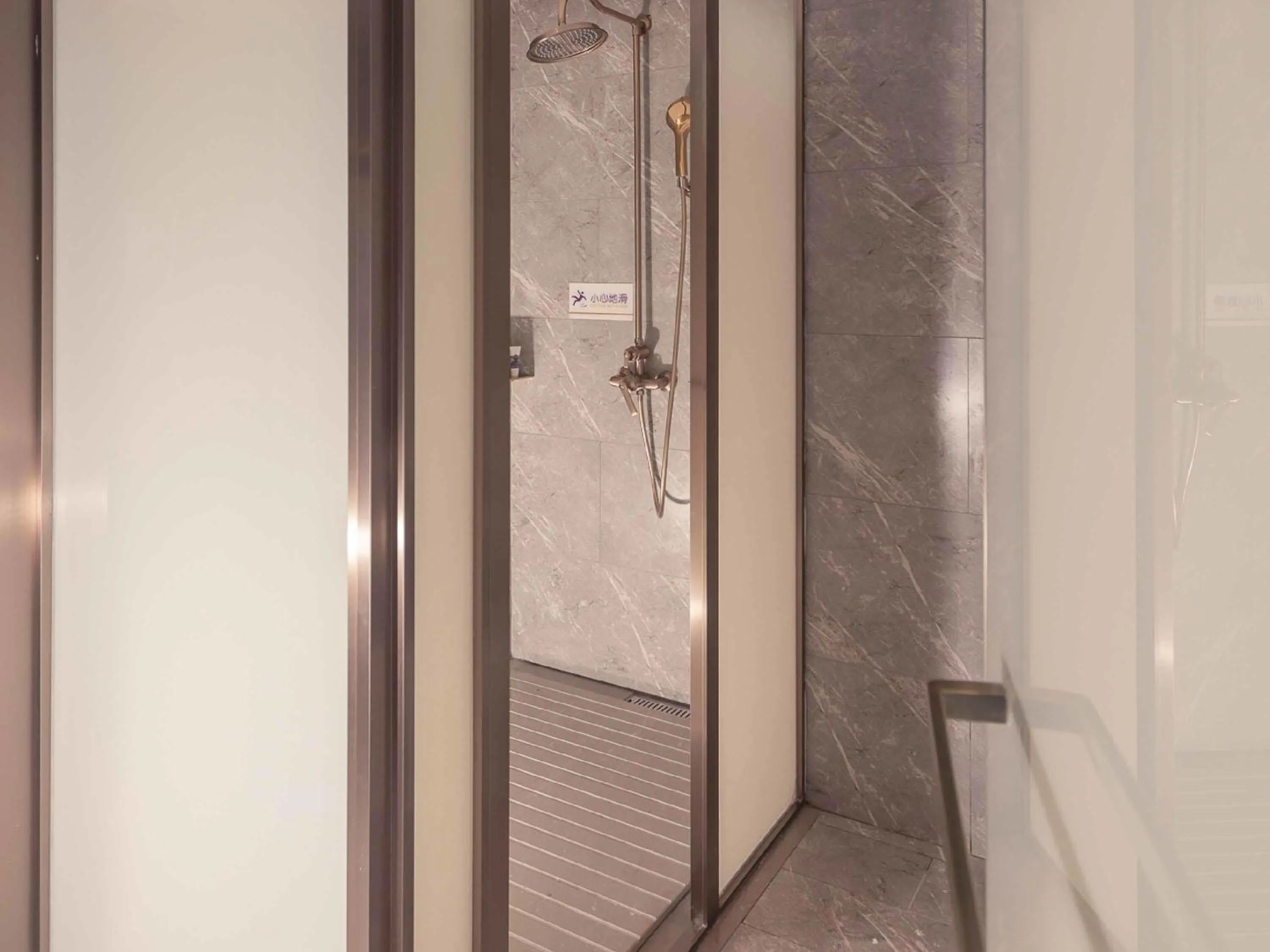 Bedroom in Mercure Hotel Hangzhou East Railway Station