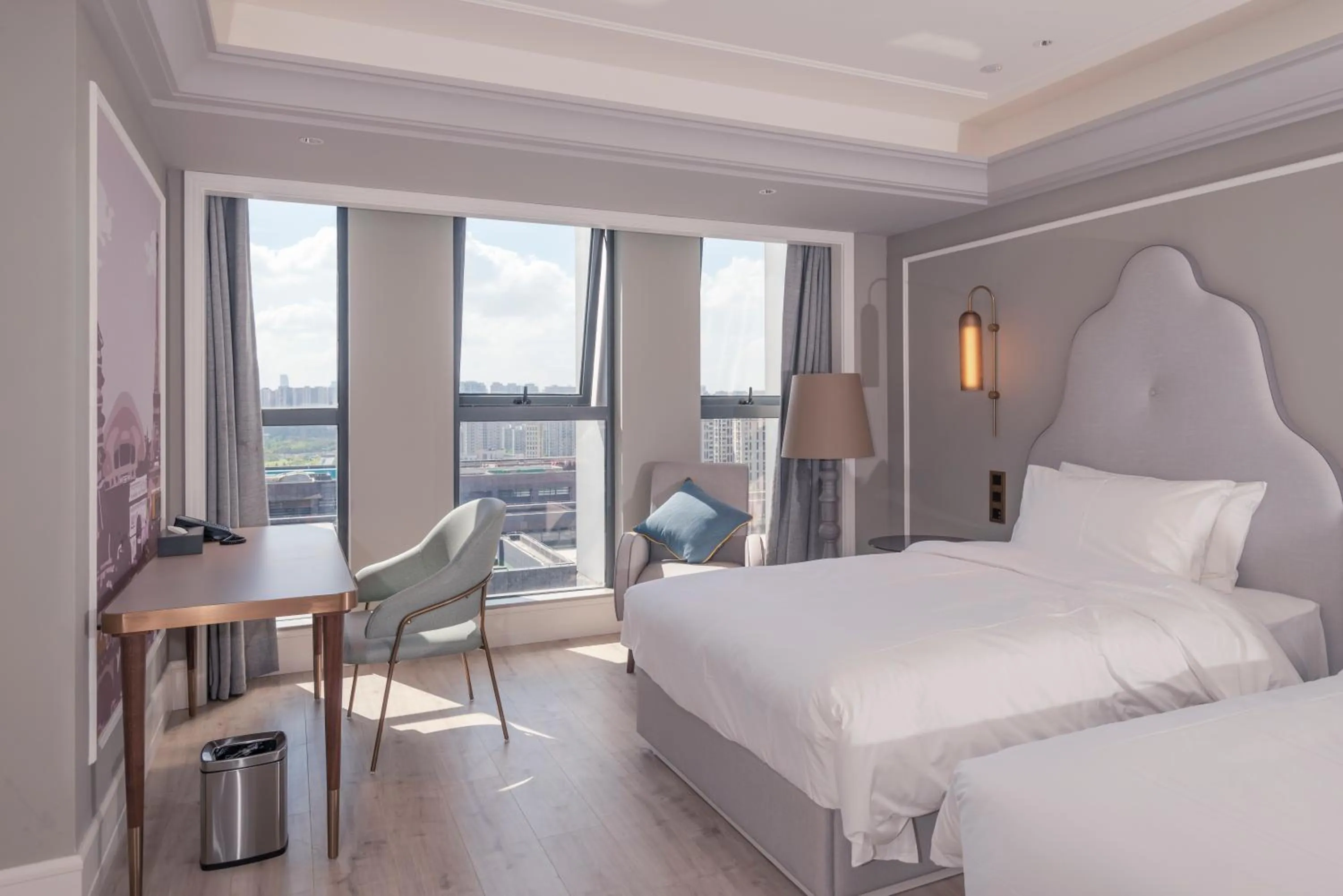 Superior Twin Room in Mercure Hotel Hangzhou East Railway Station