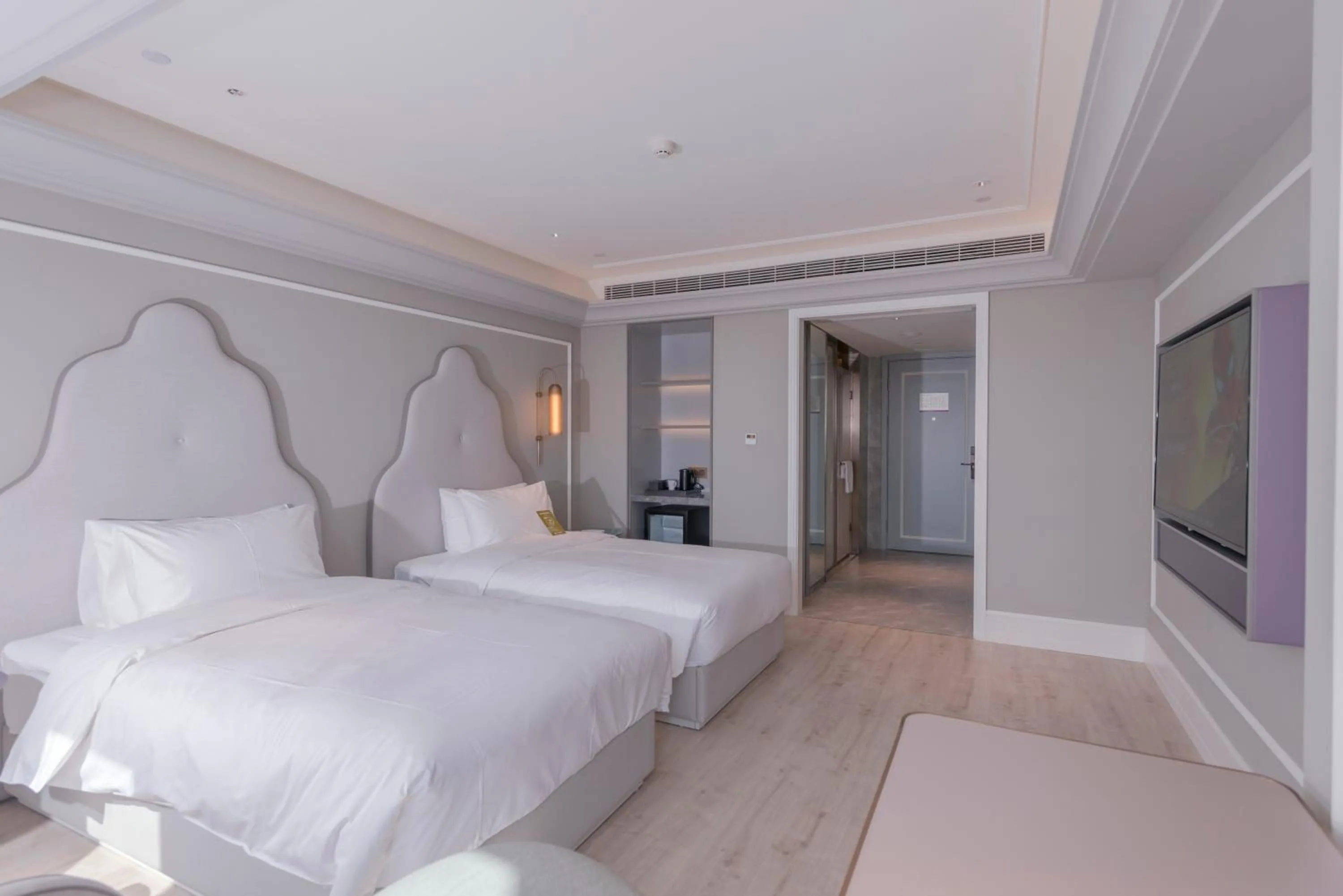 Standard Twin Room in Mercure Hotel Hangzhou East Railway Station