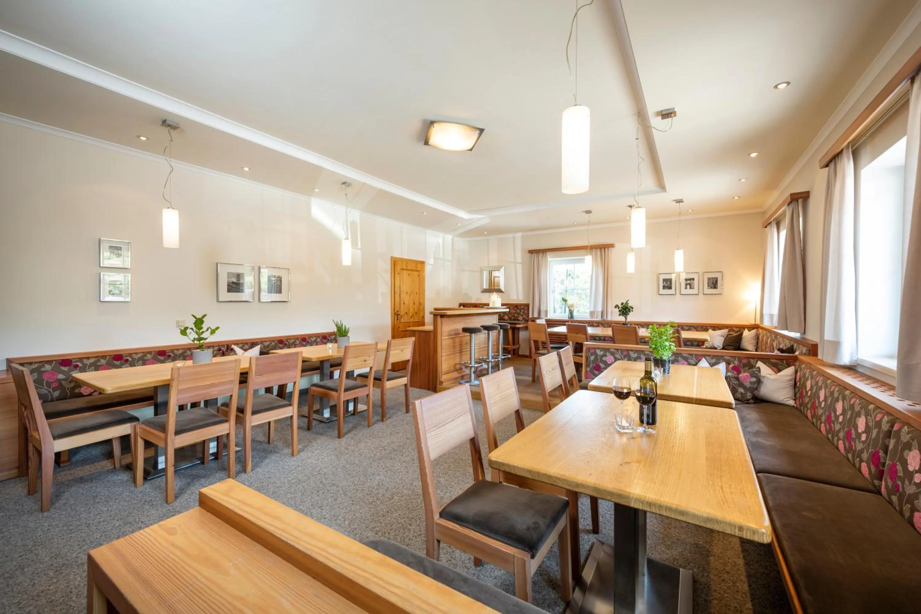 Communal kitchen in Aparthotel Stadler