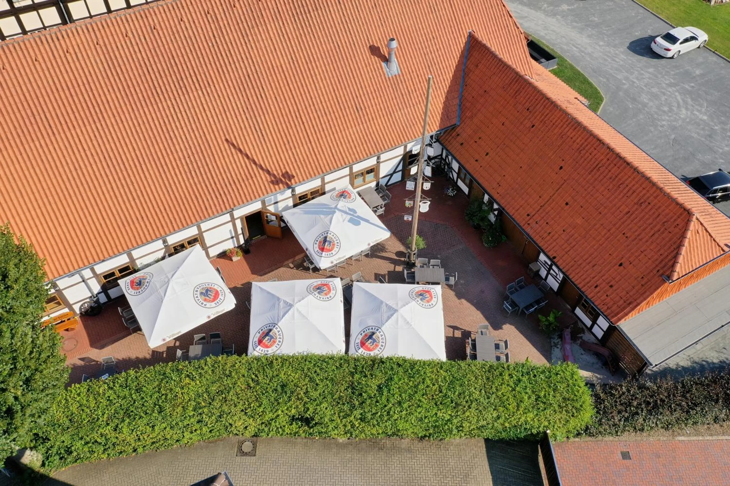 Property building in Hotel Deutsches Haus