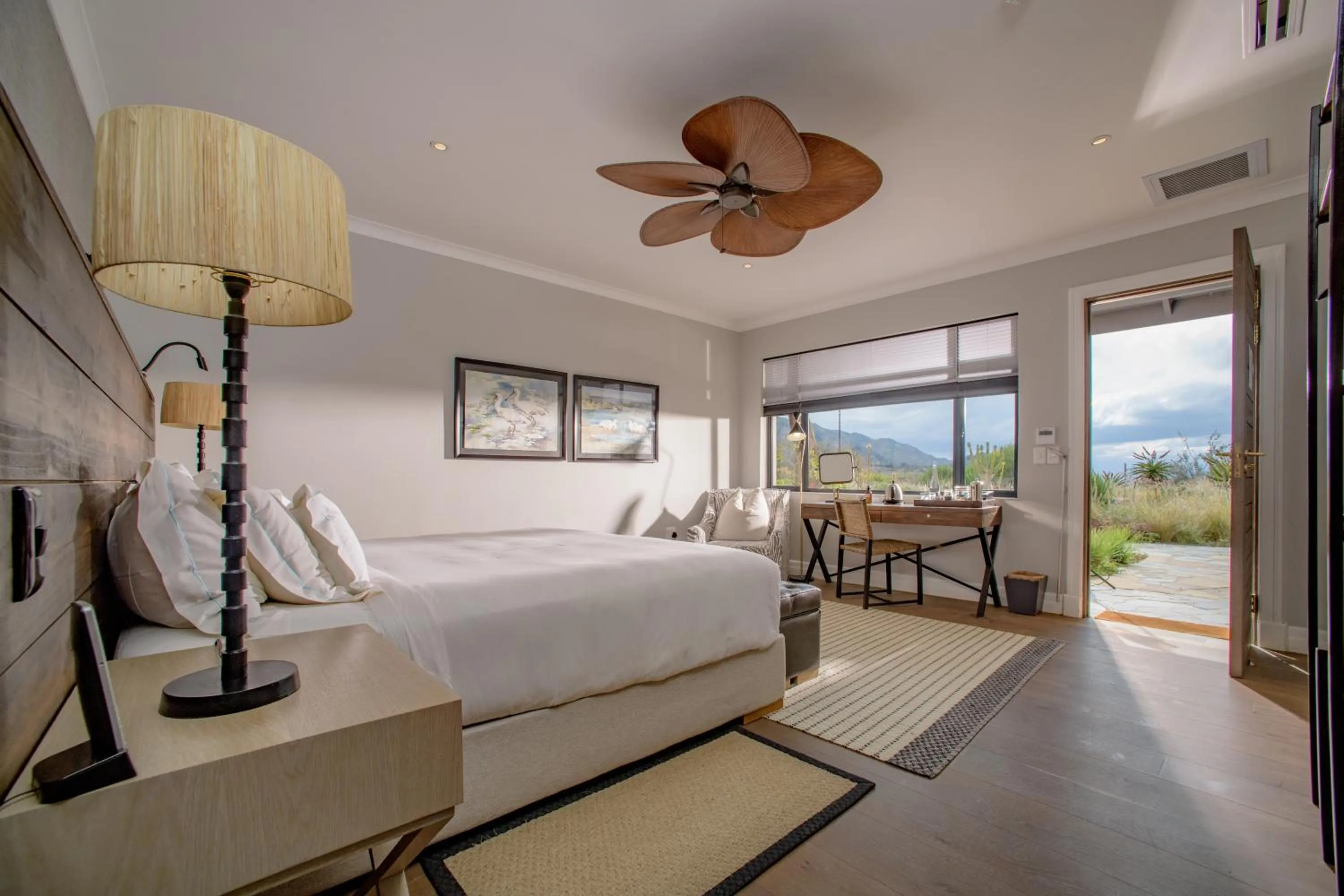 Bedroom, Bed in Valley Lodge - Babanango Game Reserve