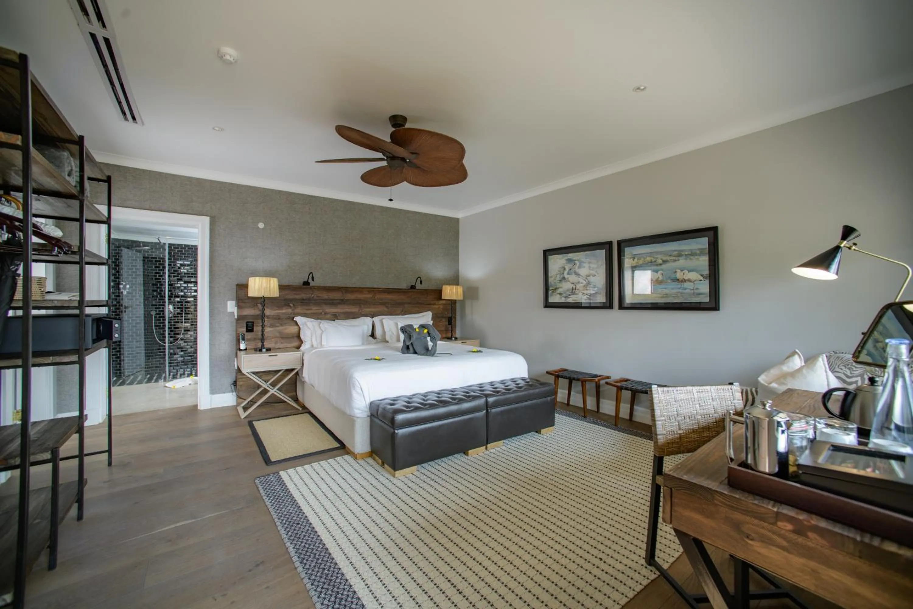 Bedroom, Bed in Valley Lodge - Babanango Game Reserve