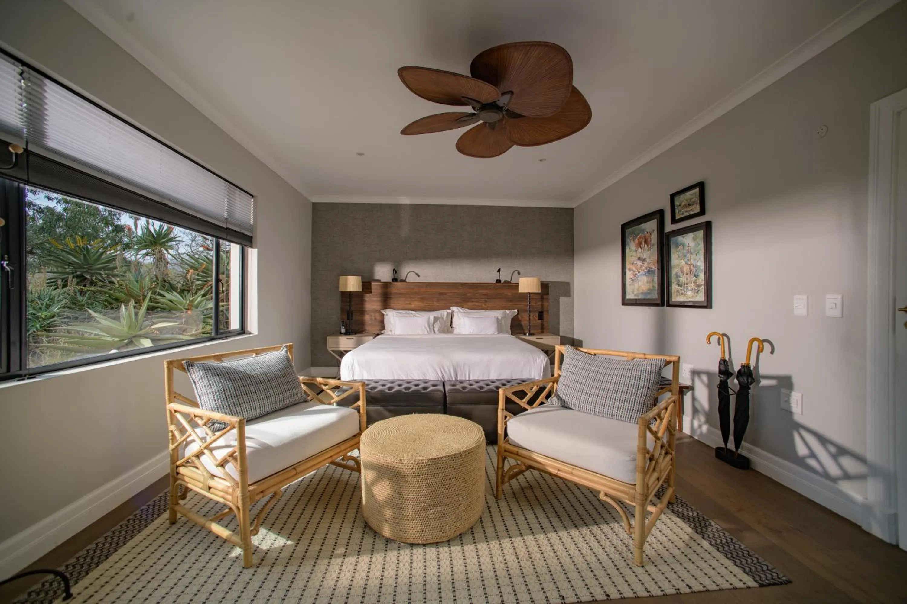 Bedroom, Bed in Valley Lodge - Babanango Game Reserve