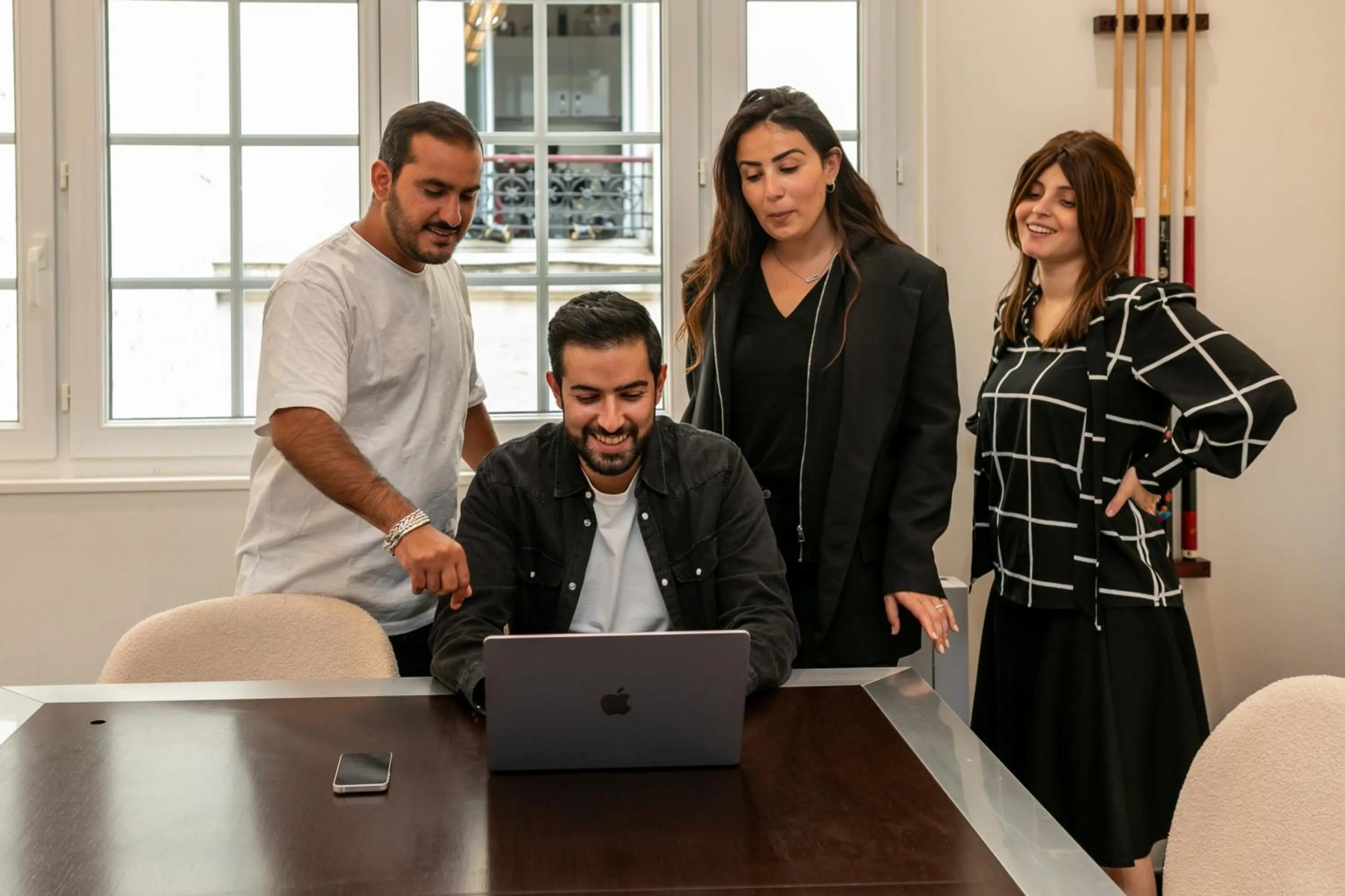 group of guests in WS Tour Eiffel - Saint-Charles