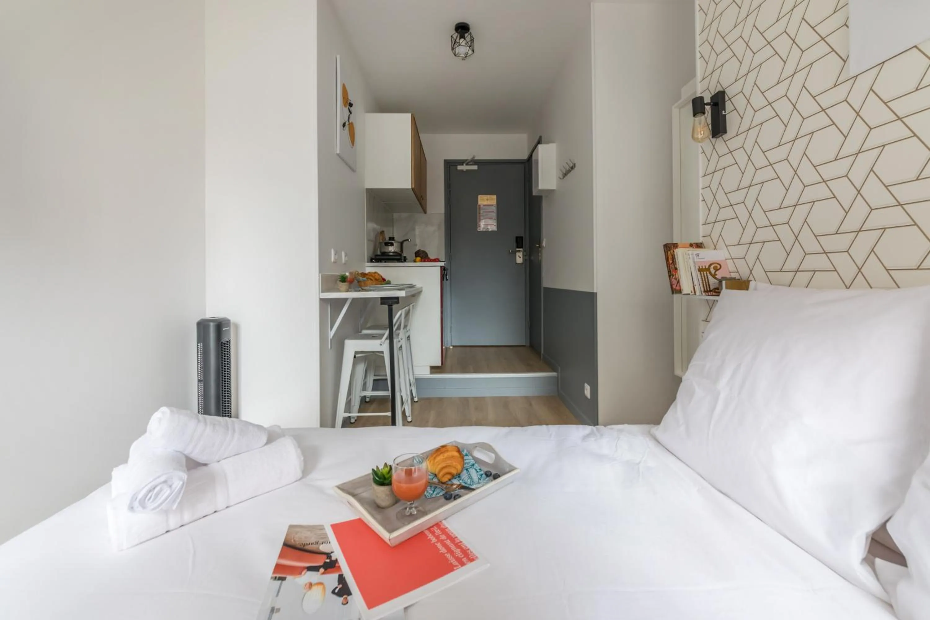 Bedroom, Bed in WS Tour Eiffel - Saint-Charles