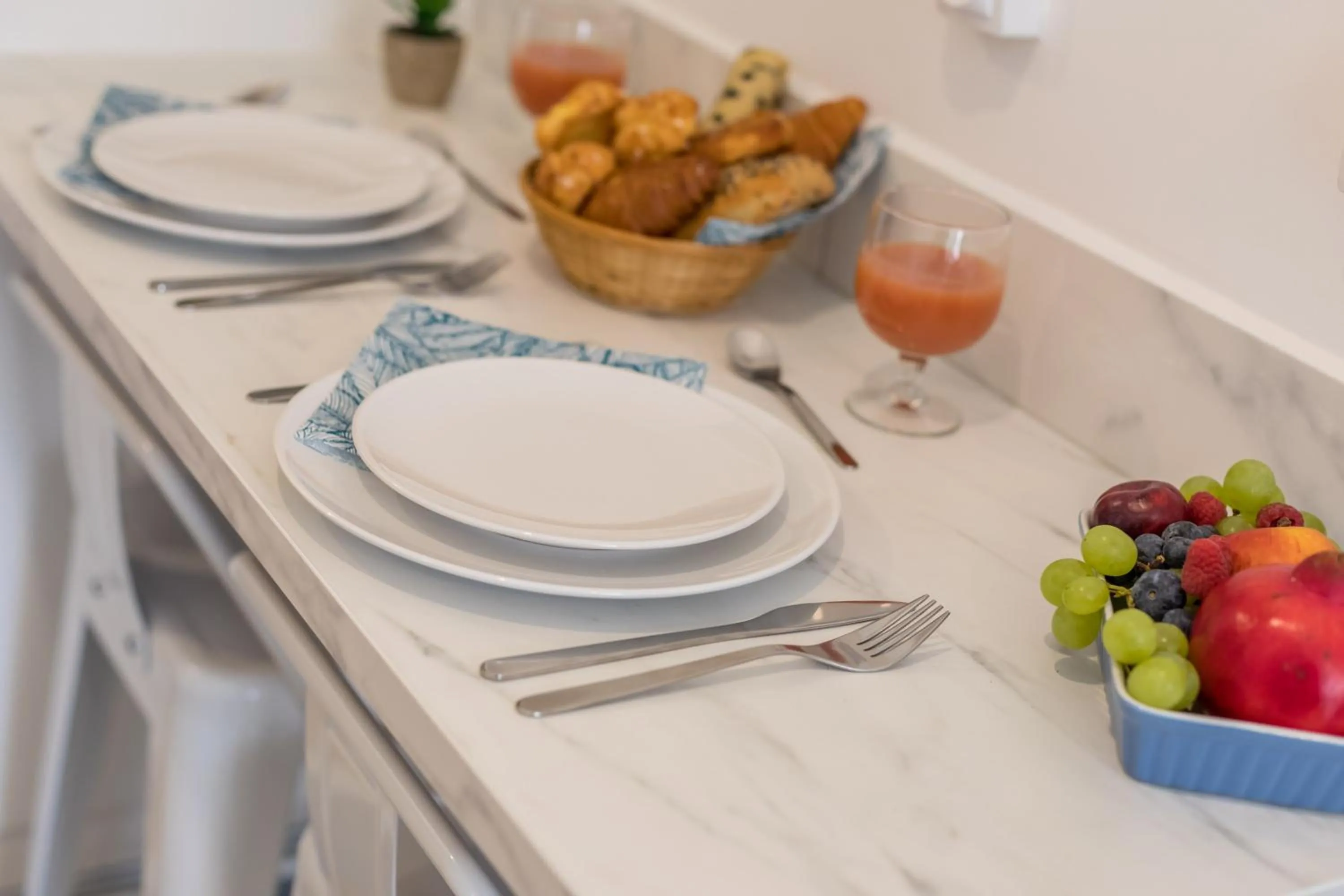 Food and drinks in WS Tour Eiffel - Saint-Charles