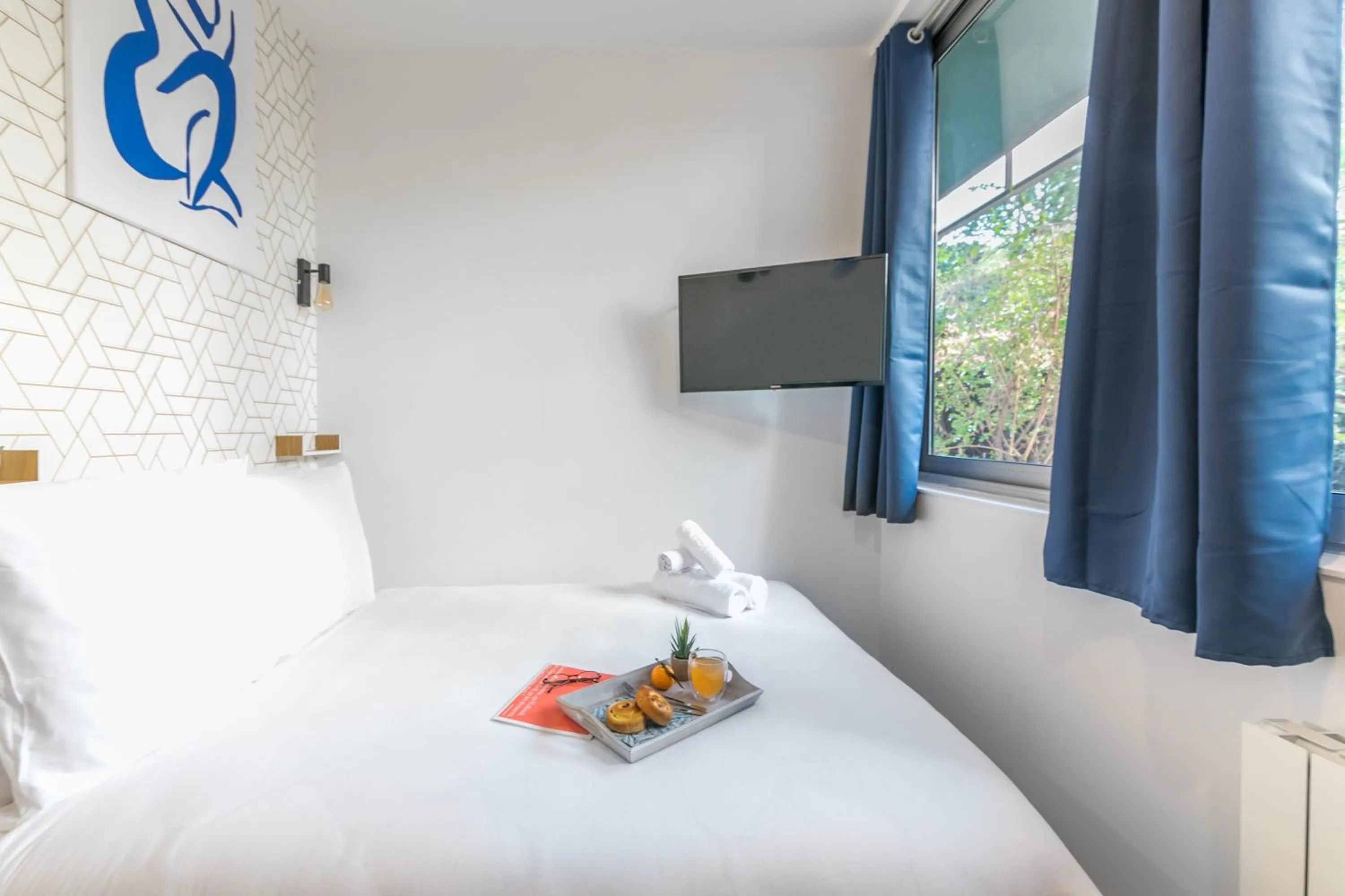 Bedroom, Bed in WS Tour Eiffel - Saint-Charles