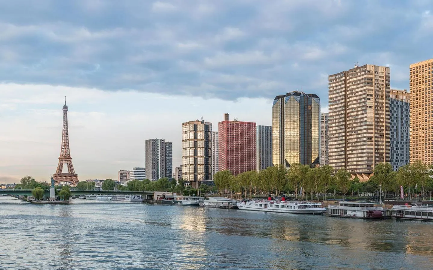 City view in WS Tour Eiffel - Saint-Charles