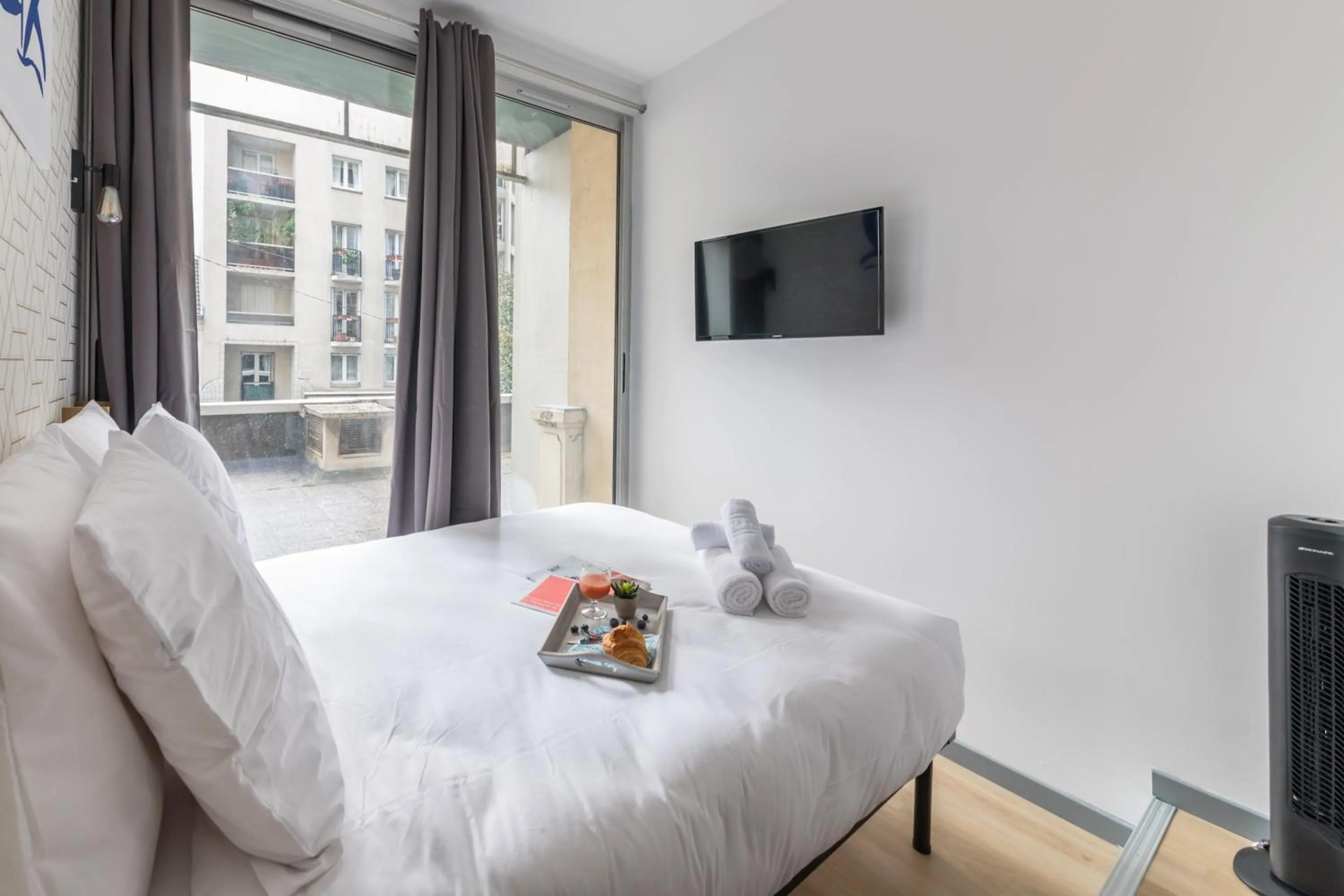 Bedroom, Bed in WS Tour Eiffel - Saint-Charles