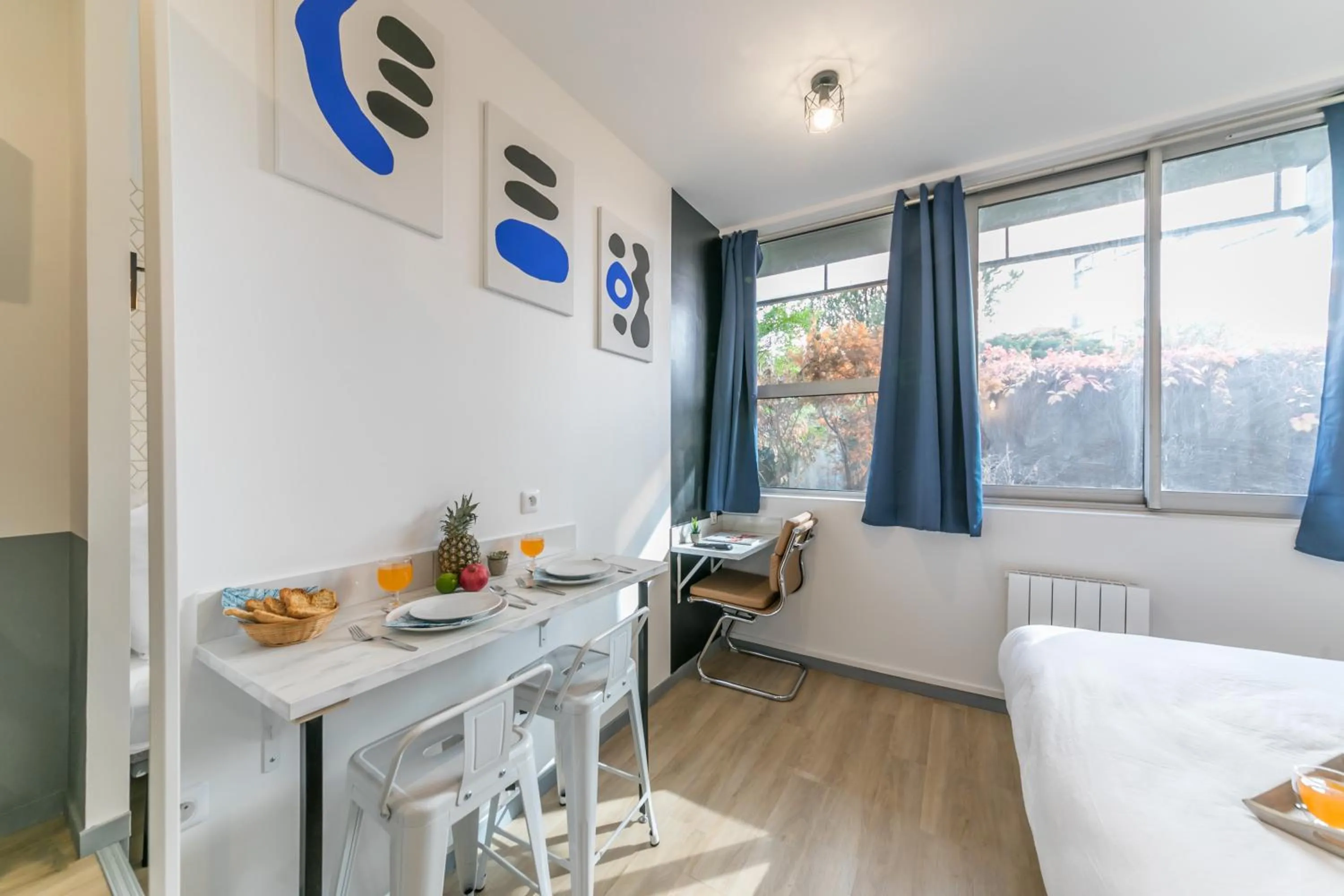 Photo of the whole room in WS Tour Eiffel - Saint-Charles