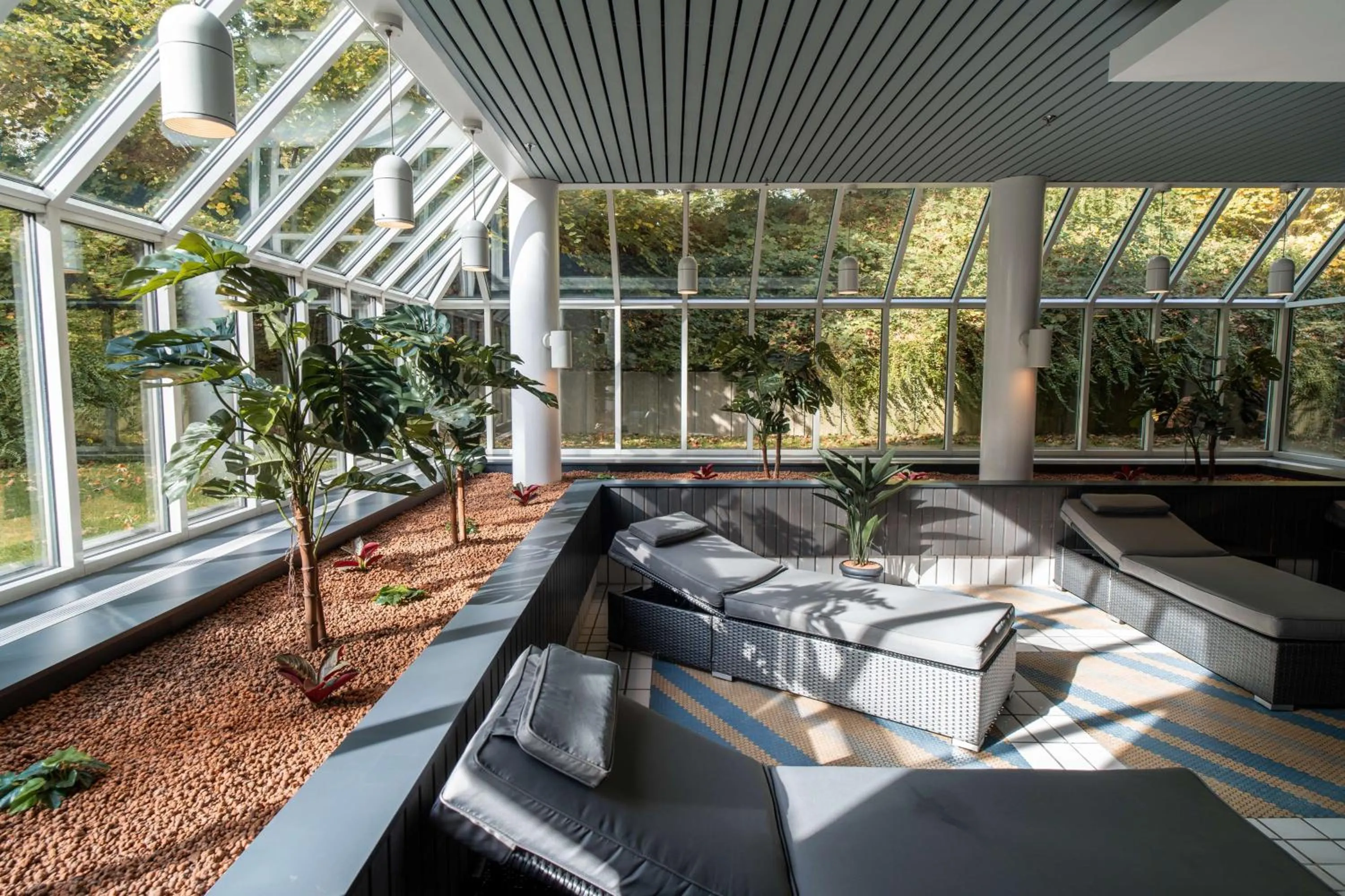 Pool view in Radisson Blu Hotel Dortmund