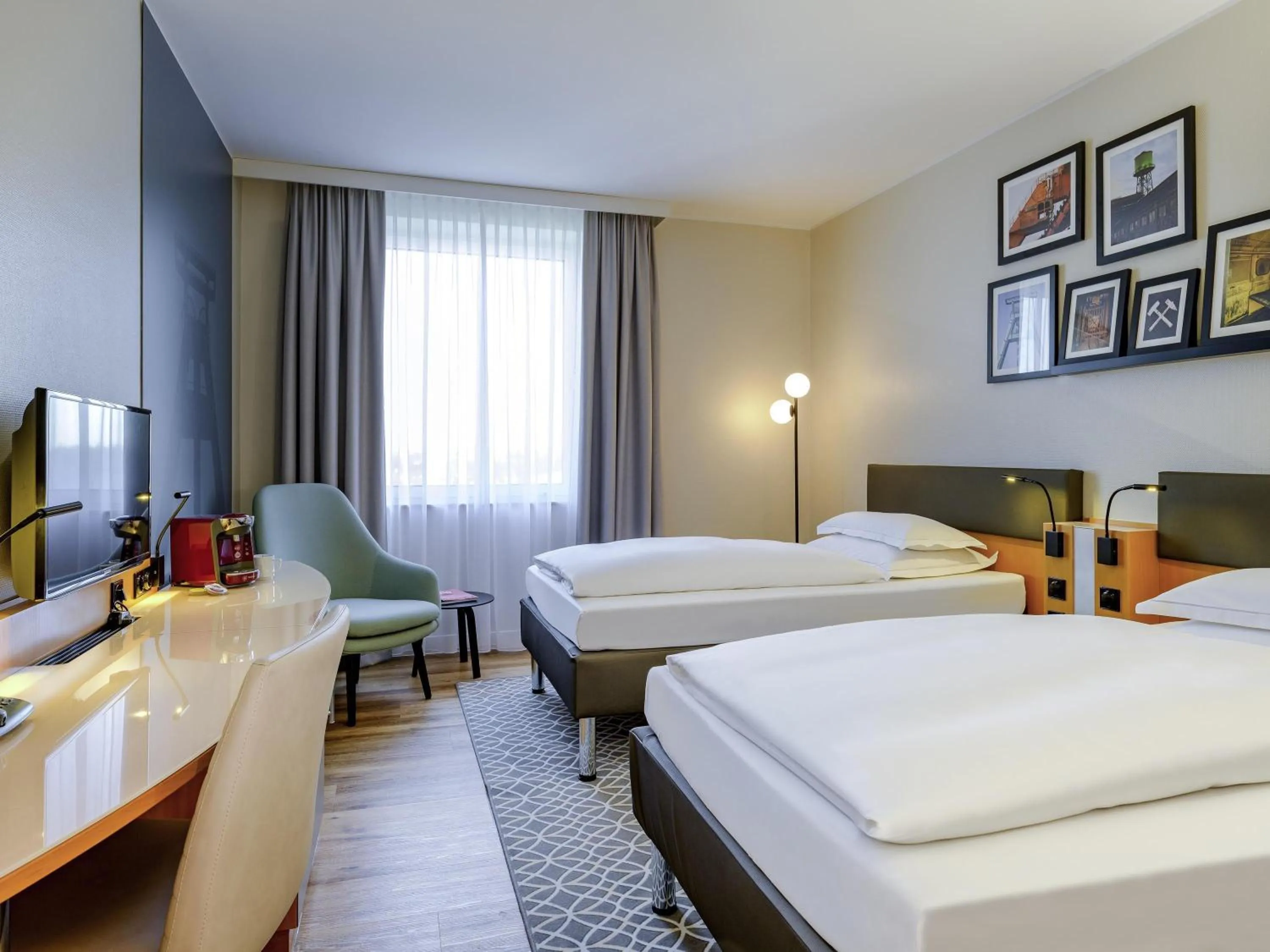 Bedroom, Bed in Mercure Hotel Bochum City