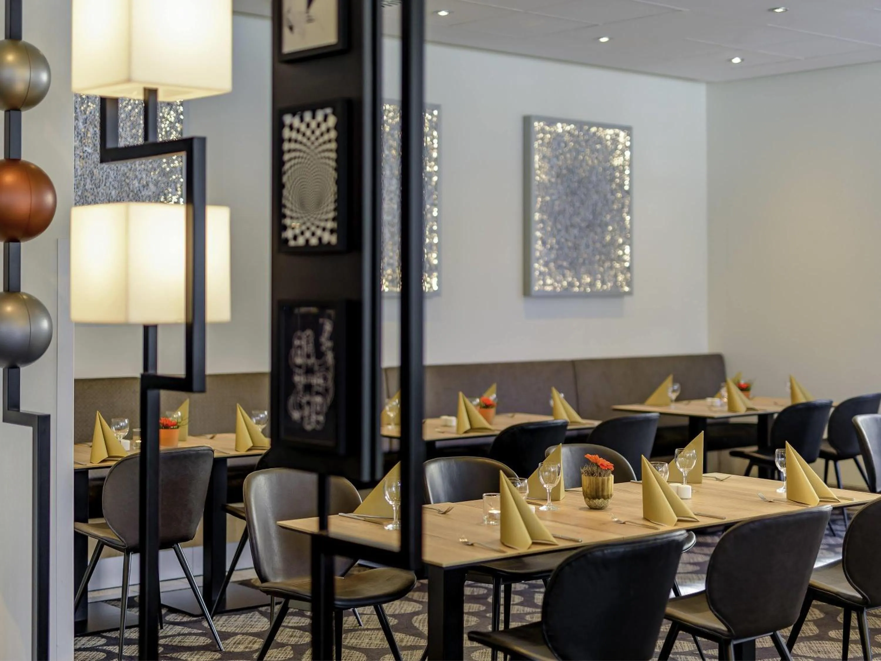 Restaurant/places to eat in Mercure Hotel Bochum City