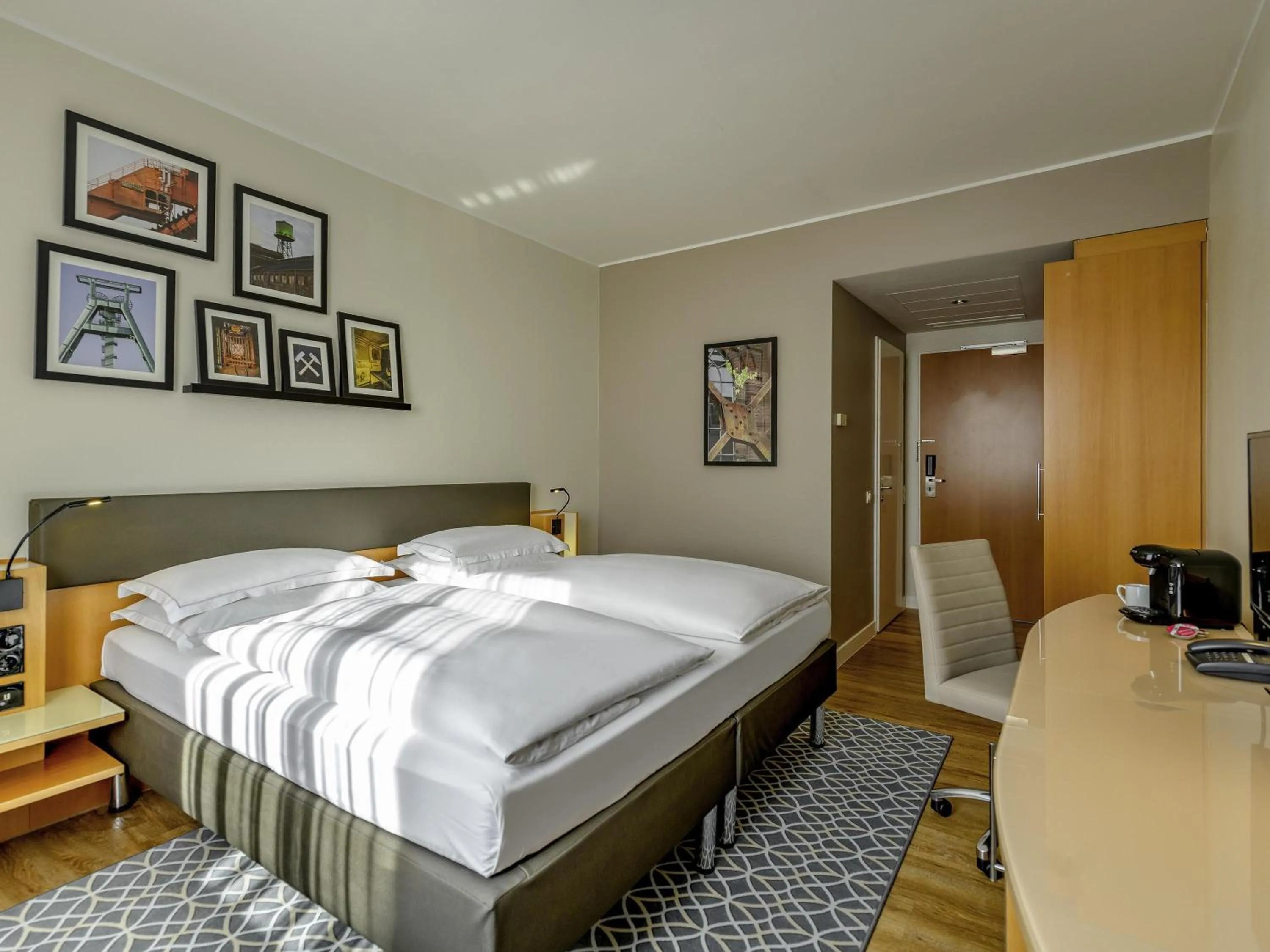 Bedroom, Bed in Mercure Hotel Bochum City