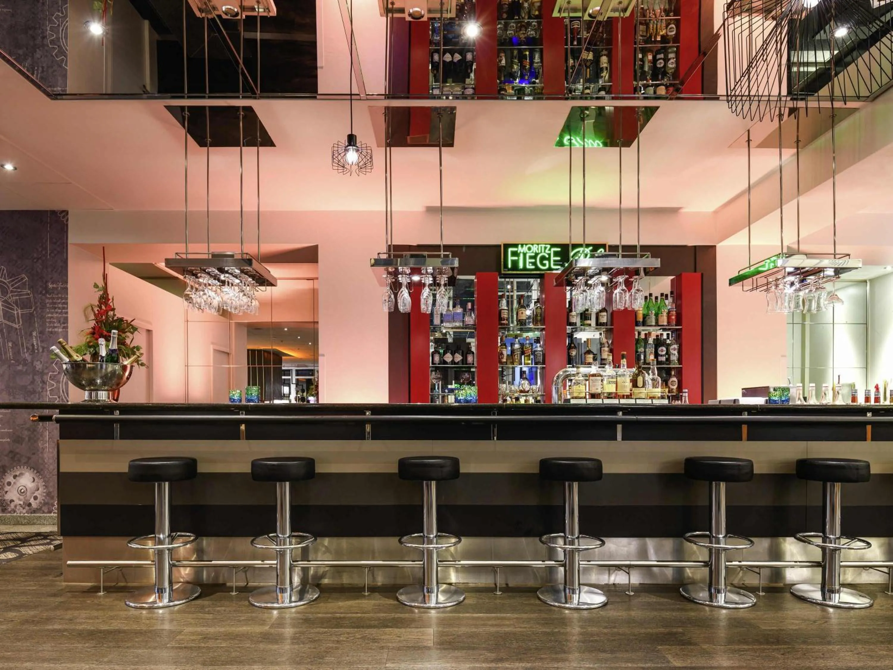 Restaurant/places to eat in Mercure Hotel Bochum City