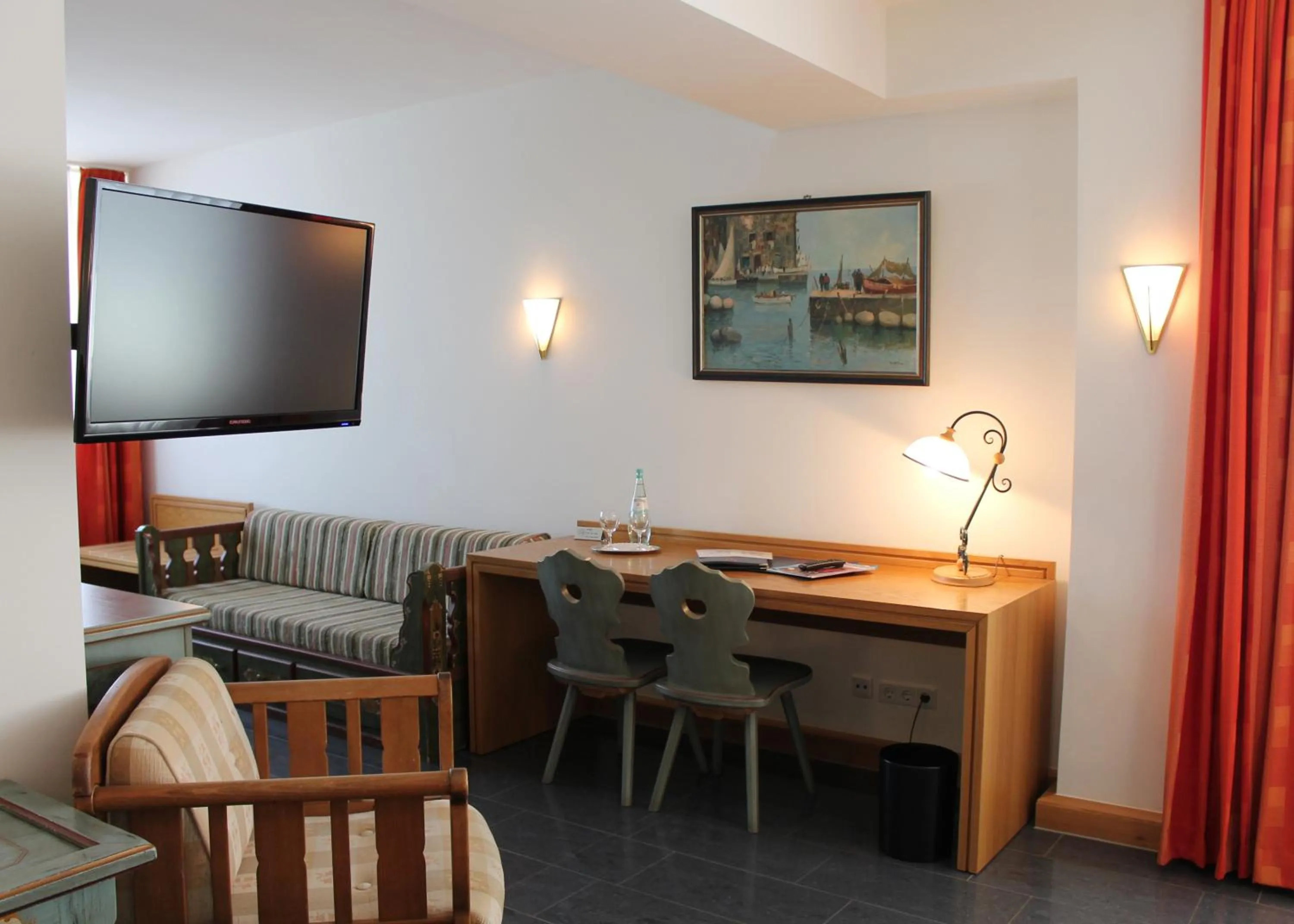 TV and multimedia in Hotel Conti Am Hauptbahnhof