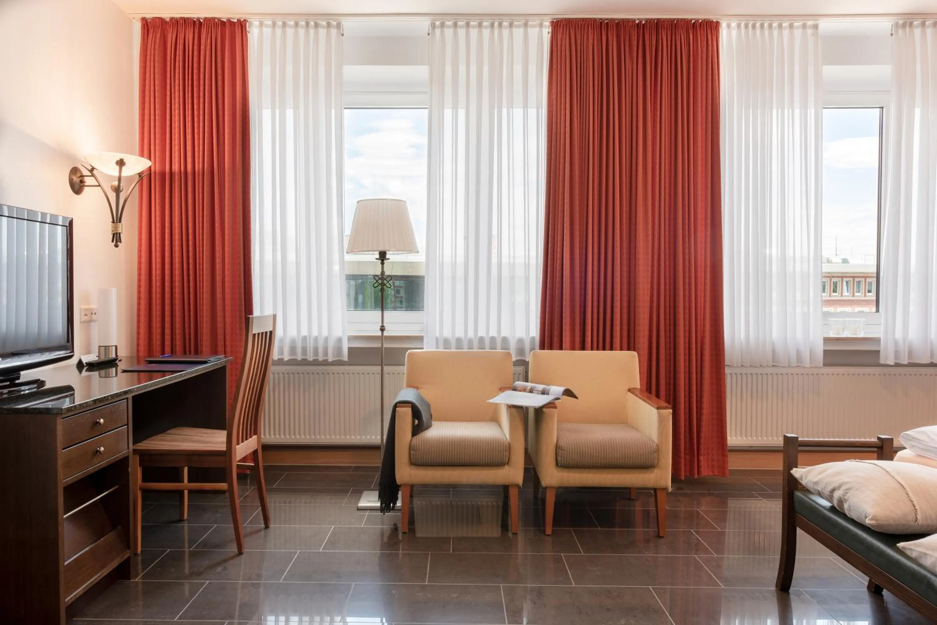 Photo of the whole room in Hotel Conti Am Hauptbahnhof