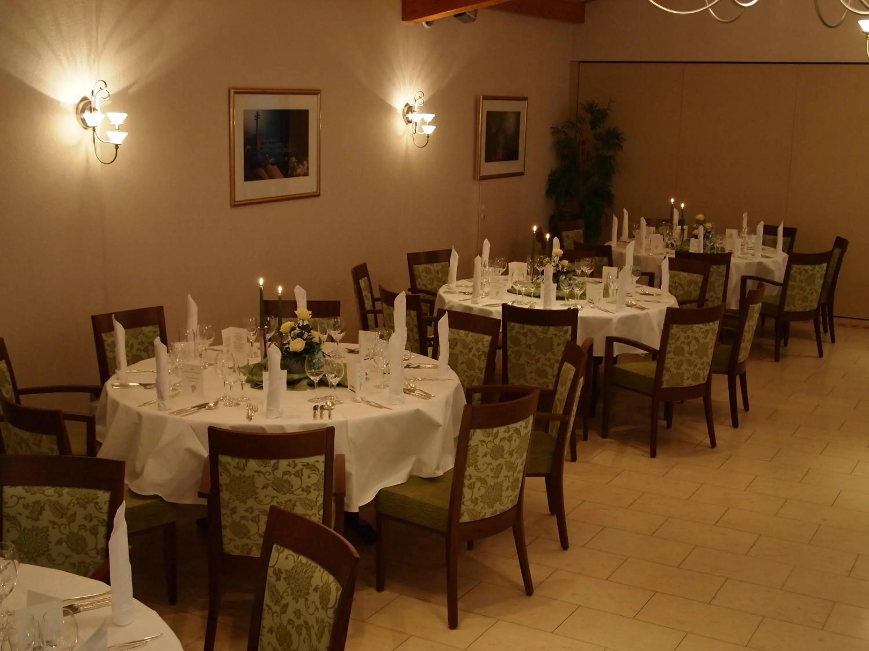 Restaurant/places to eat in Parkhotel zum Stern