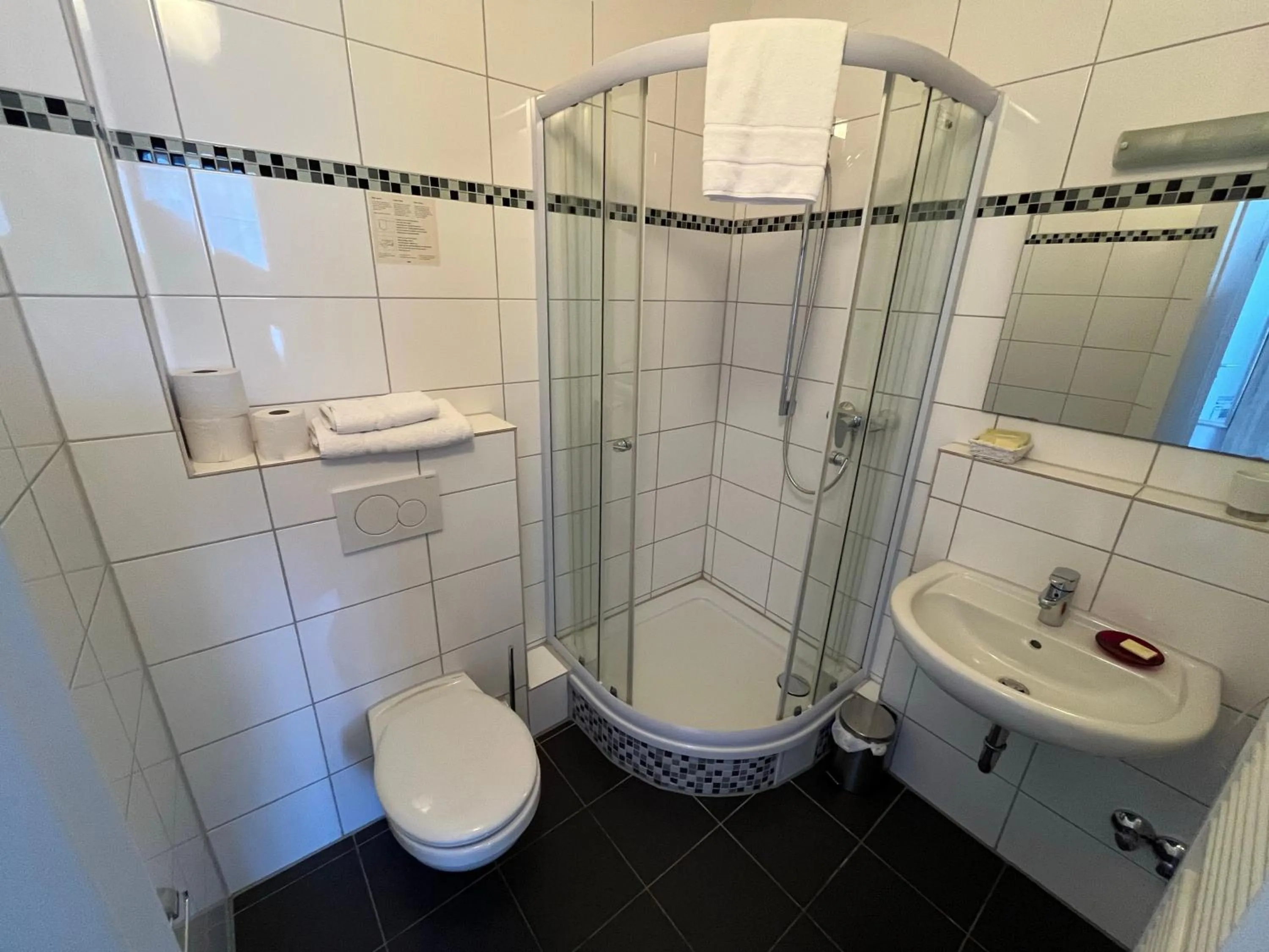 Shower in Hotel Elsen