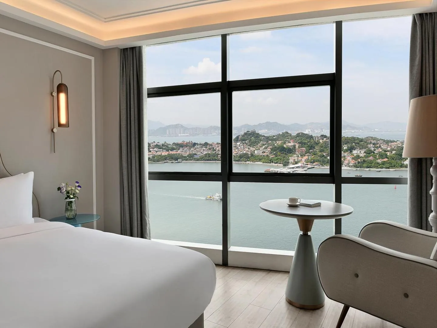 Bed in Mercure Xiamen Zhongshan Road Pedestrian Street Seaview